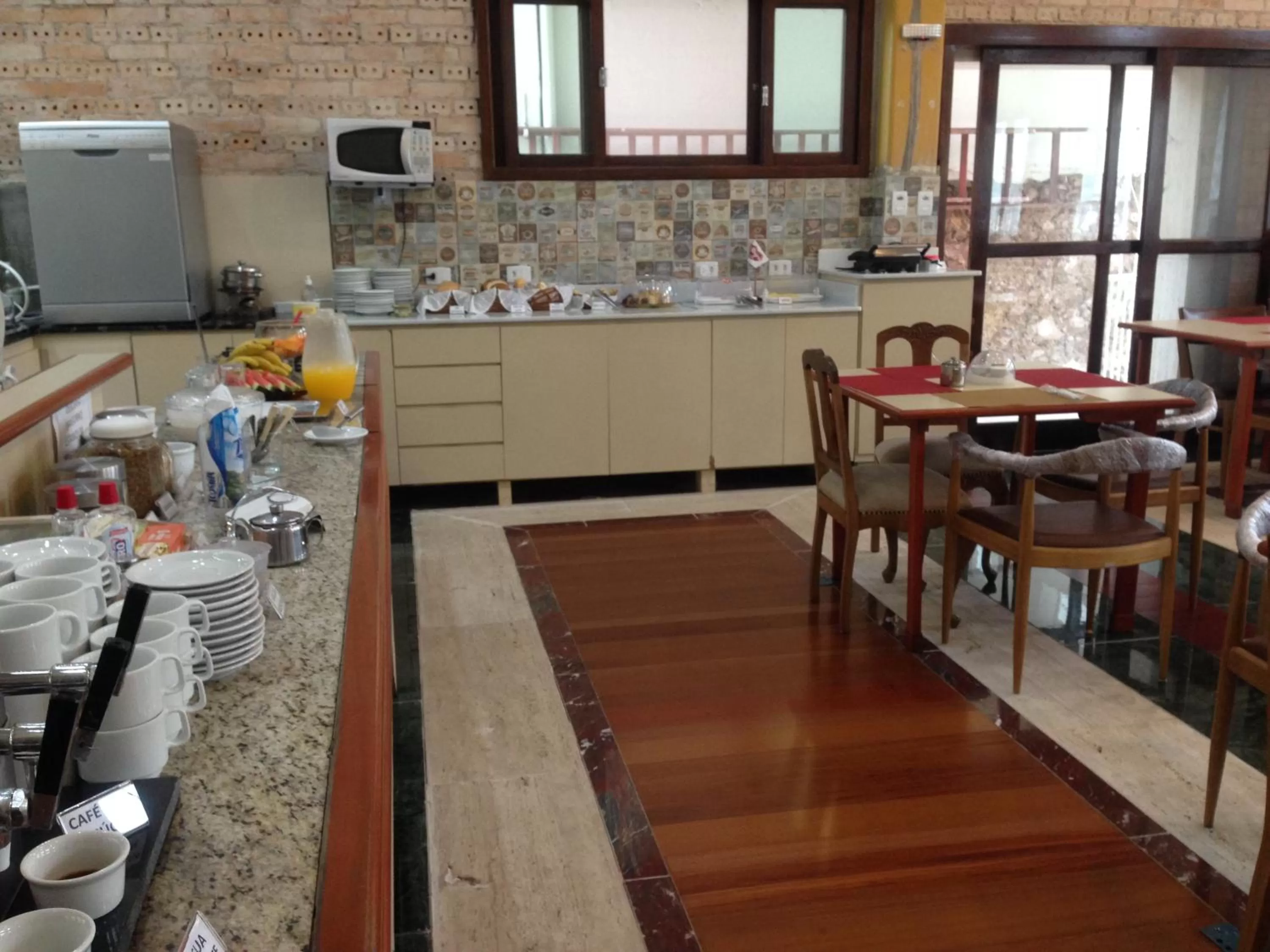 Restaurant/places to eat, Kitchen/Kitchenette in Central Palace Hotel