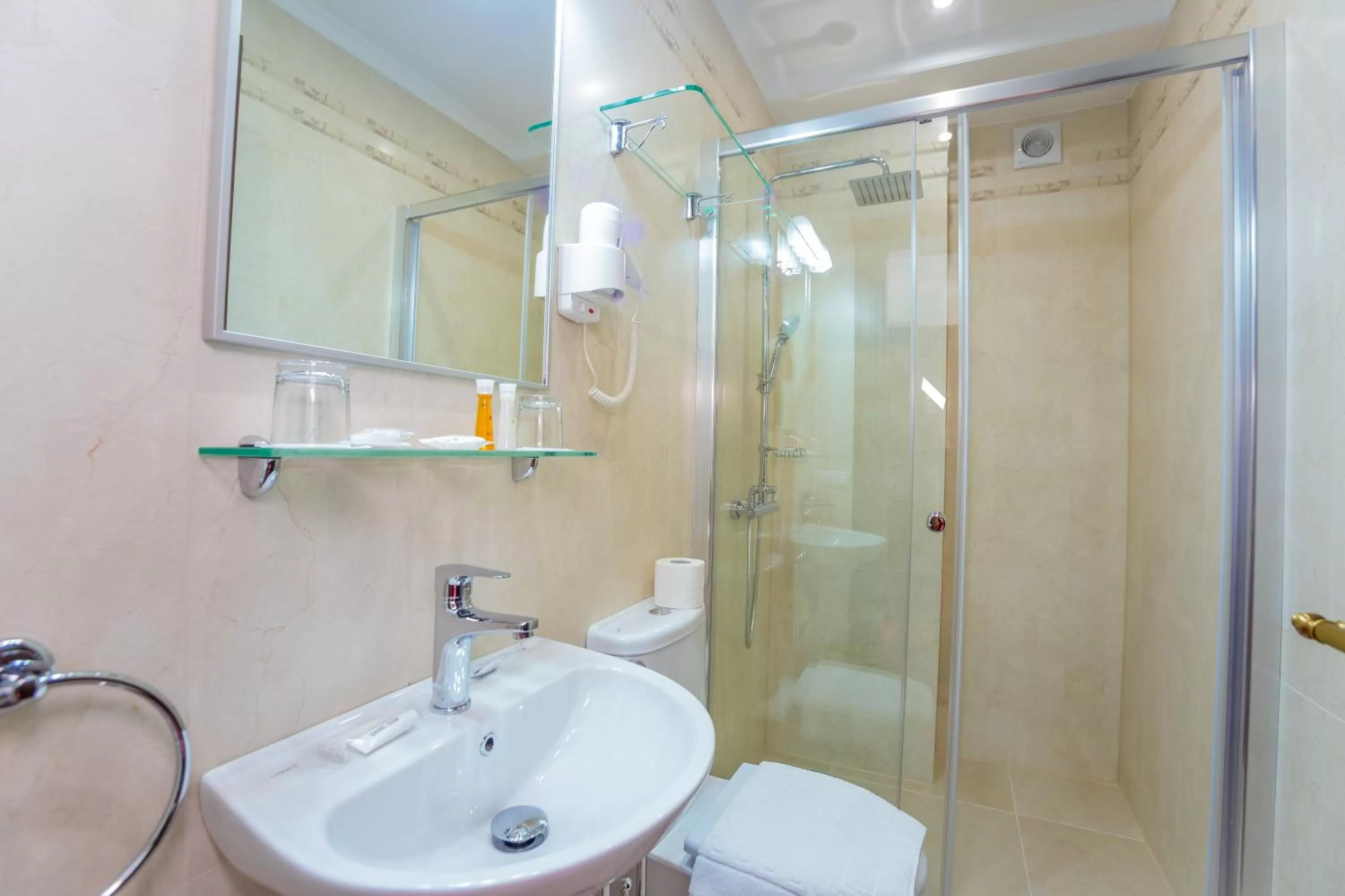 Shower in Ambassador Hotel