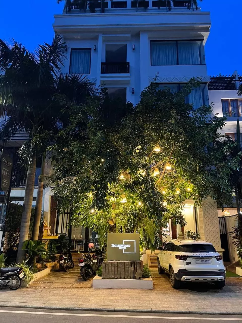 Property Building in Homewood Hotel