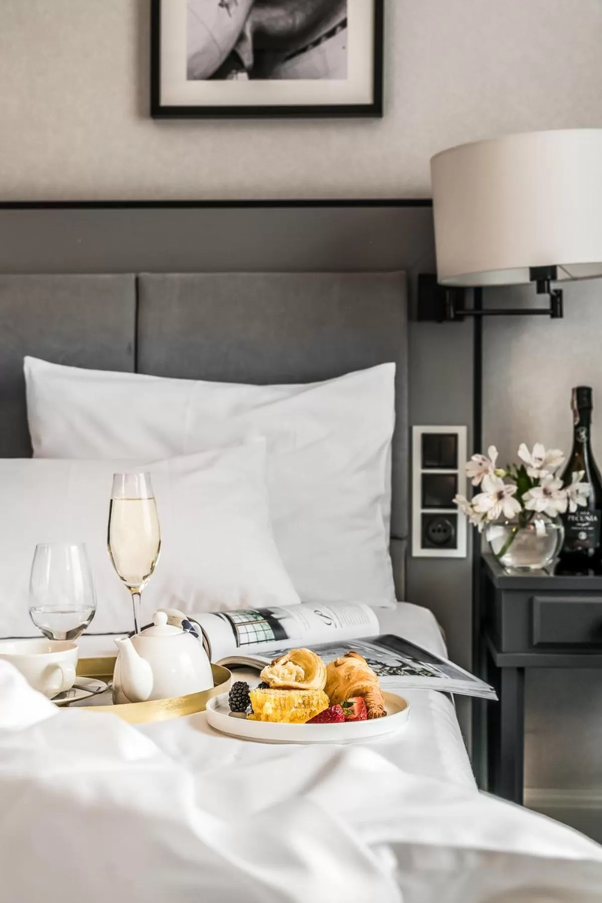 Bed in Hotel Teatro Boutique Old Town - Destigo Hotels