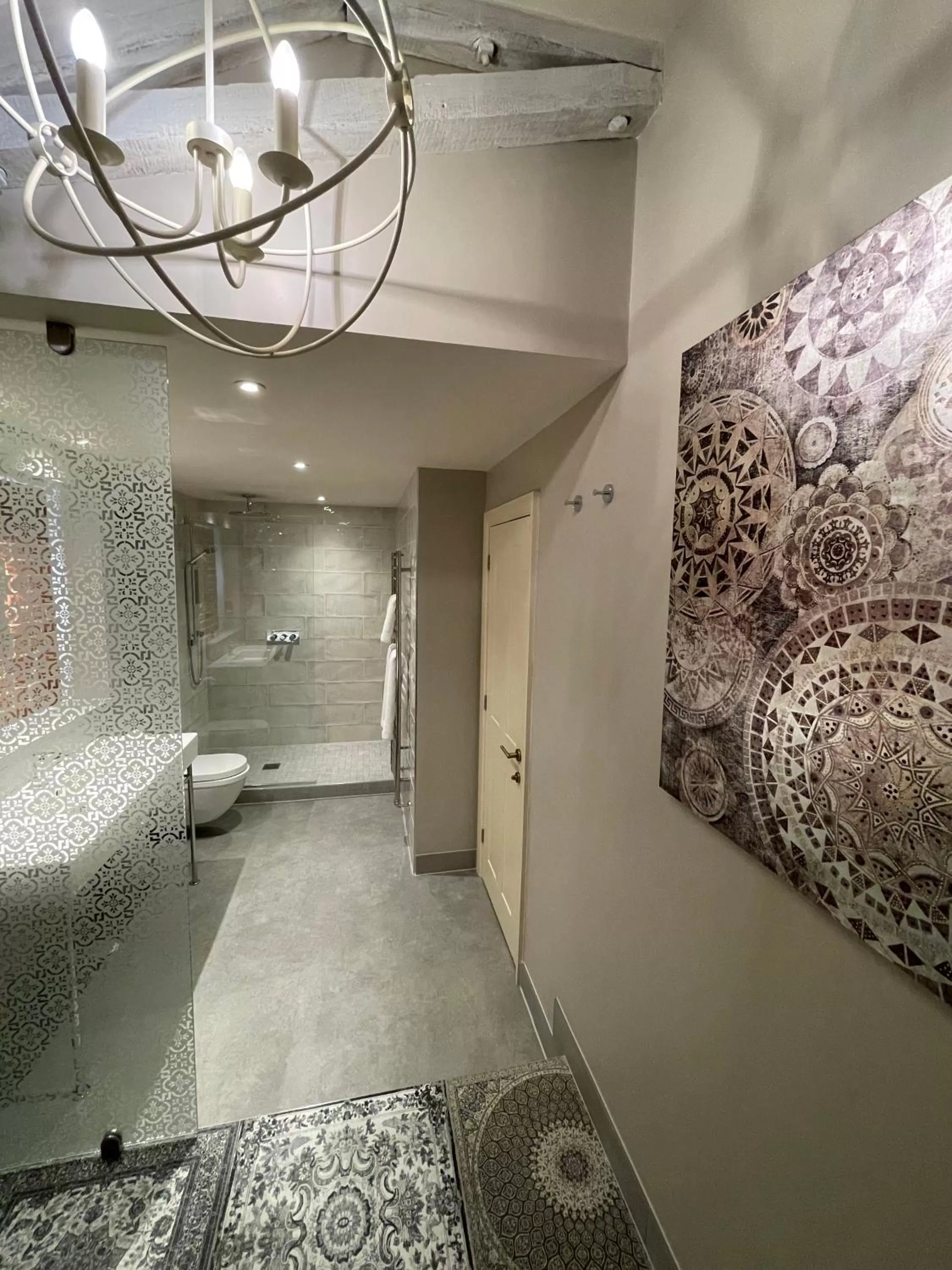 Shower in Park Farm Hotel