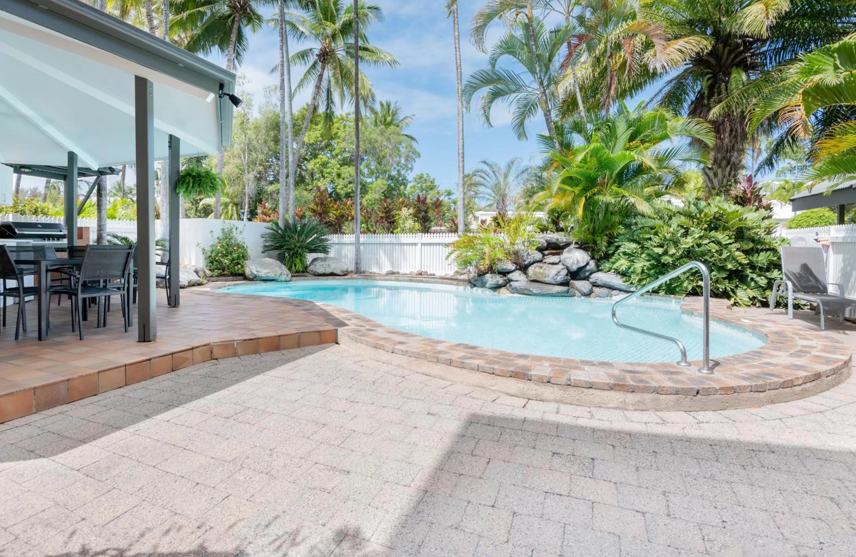 Swimming pool in Garrick House