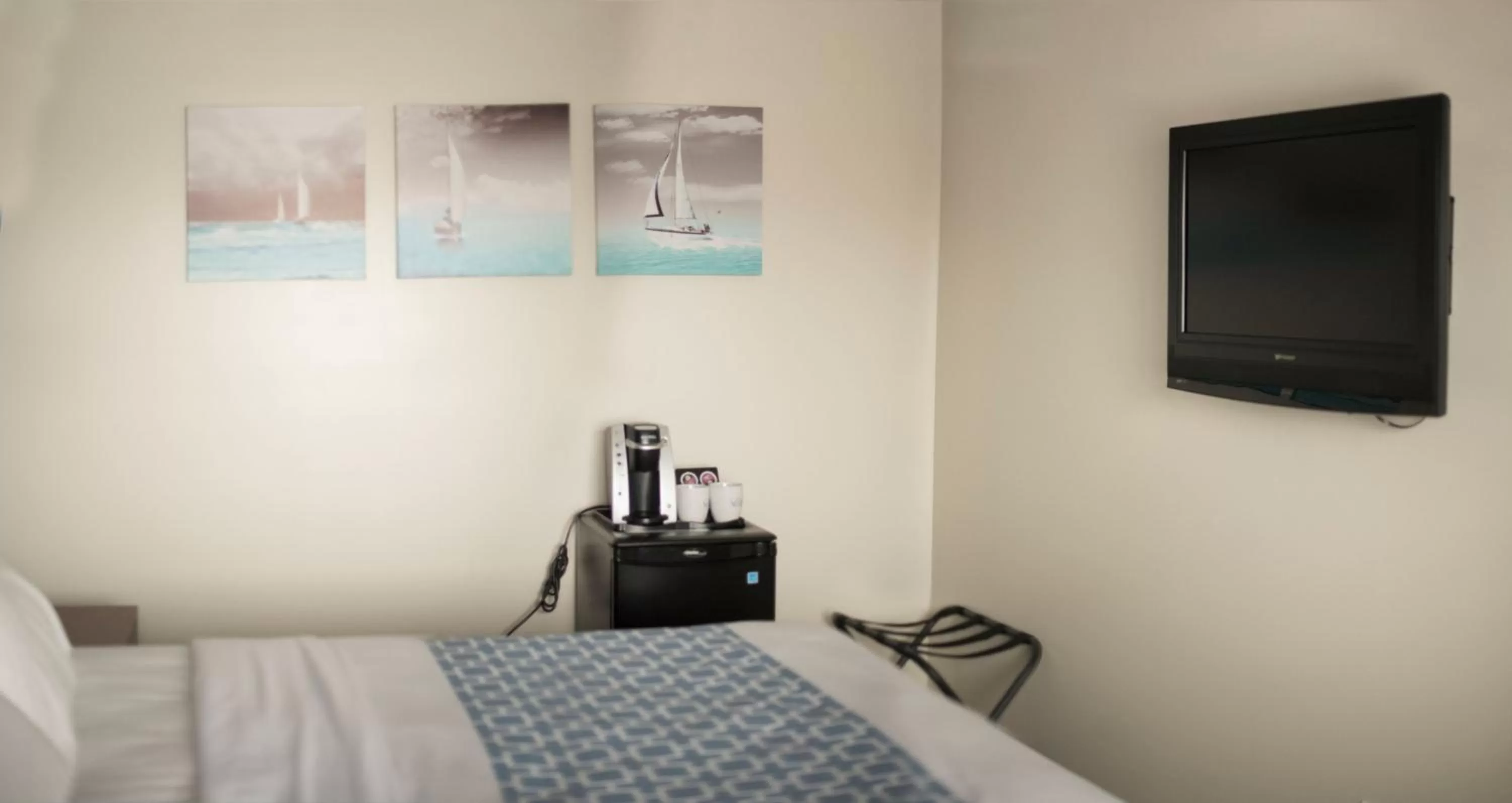 Bed in Ledges By the Bay