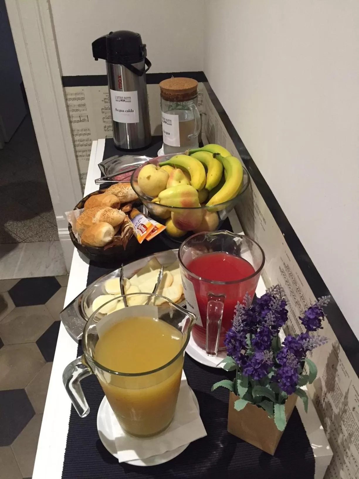 Breakfast in L'Opera Buffa