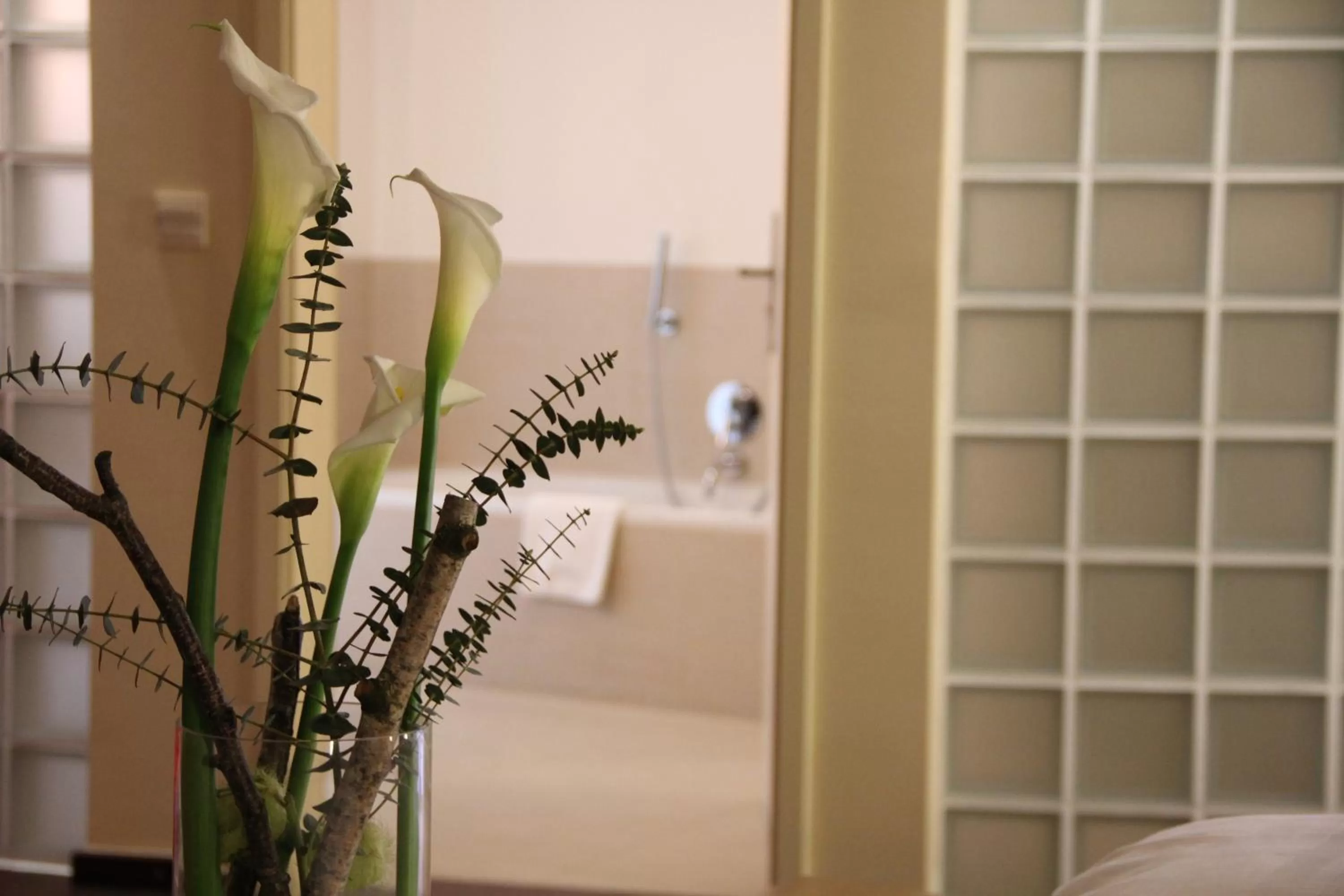 Bathroom, Bed in Hotel Restaurant Schwan