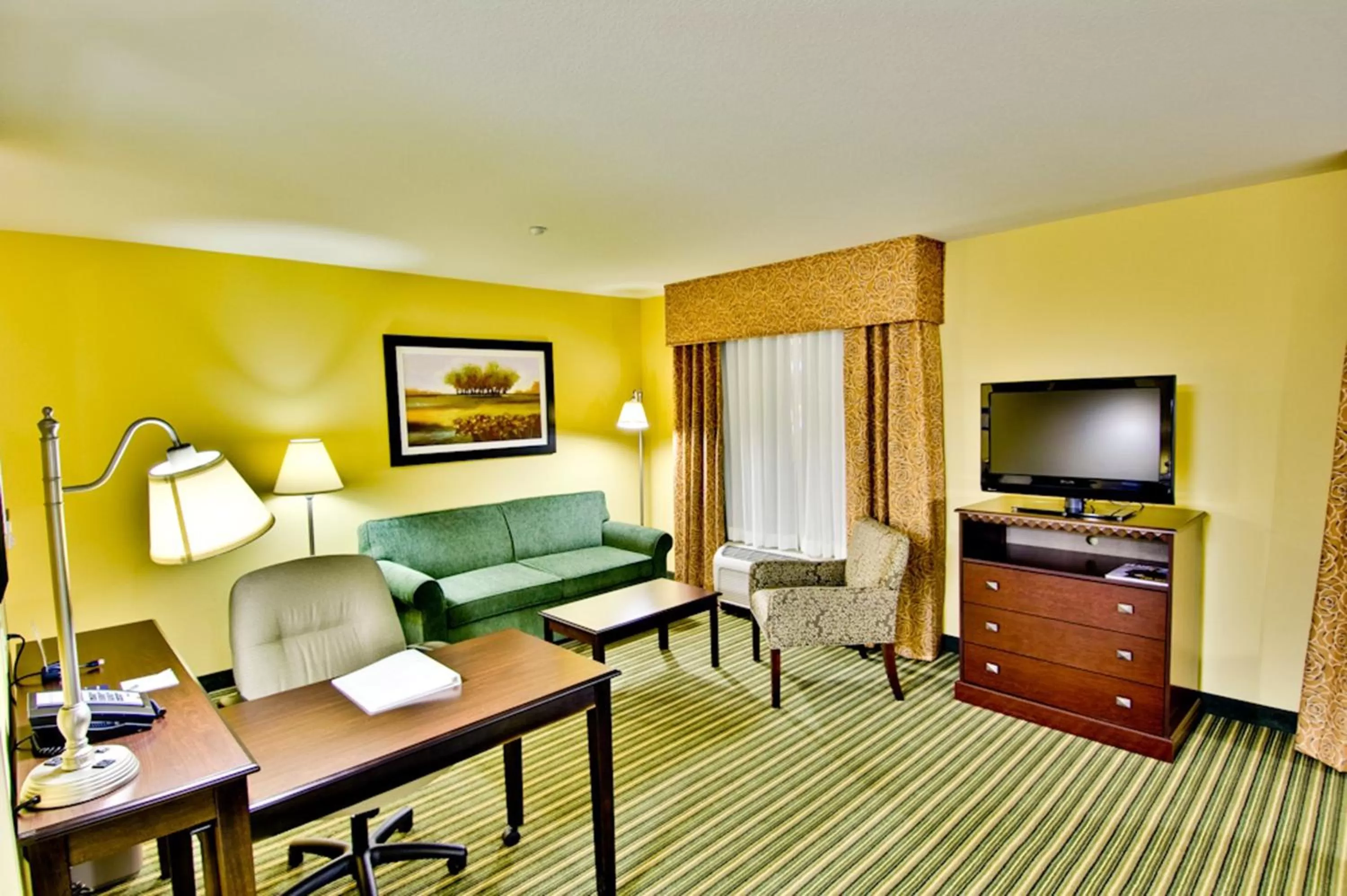 Bedroom, Bed in Hampton Inn & Suites Moreno Valley