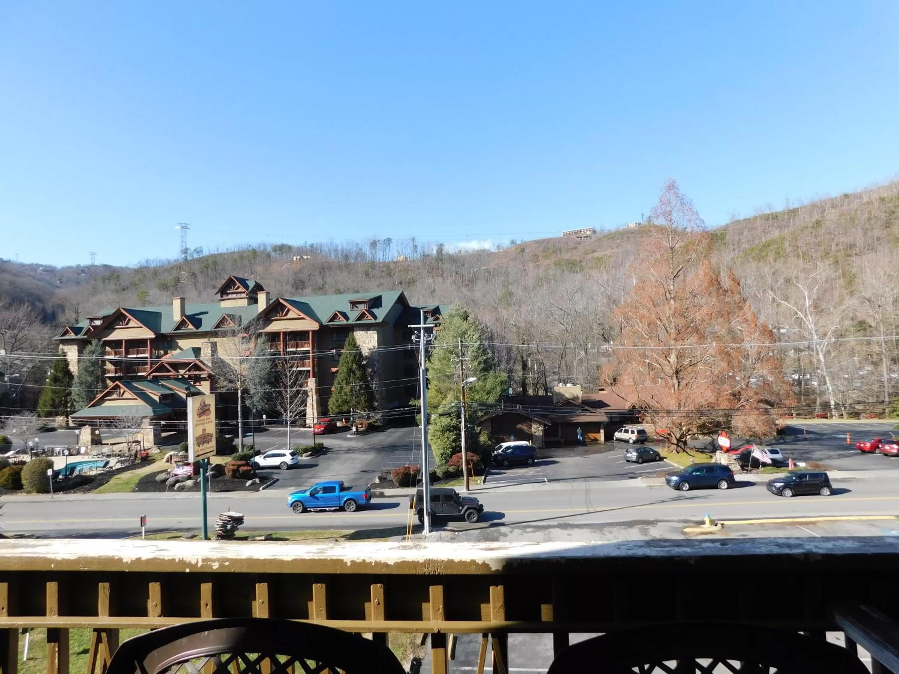 Days Inn & Suites by Wyndham Downtown Gatlinburg Parkway