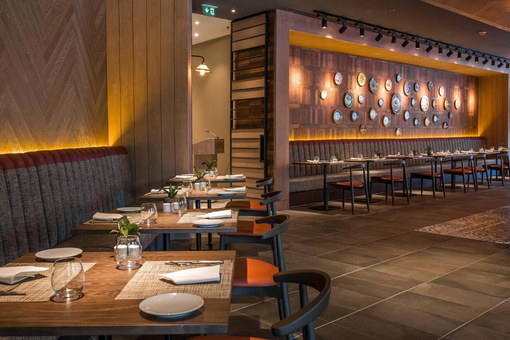 Restaurant/places to eat in Crowne Plaza Porto by IHG