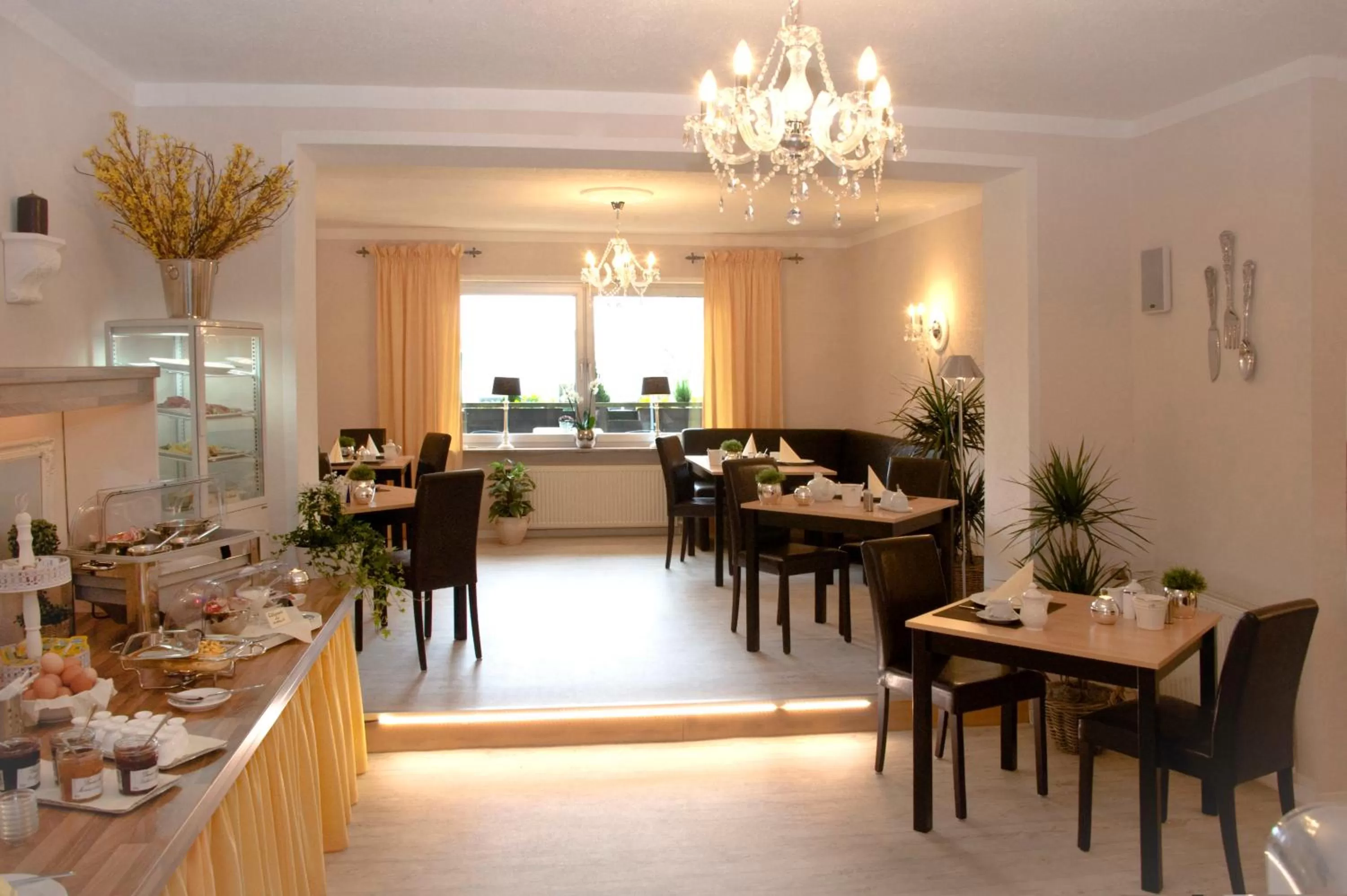 Restaurant/places to eat in Hotel Garni Zum Grünen Baum