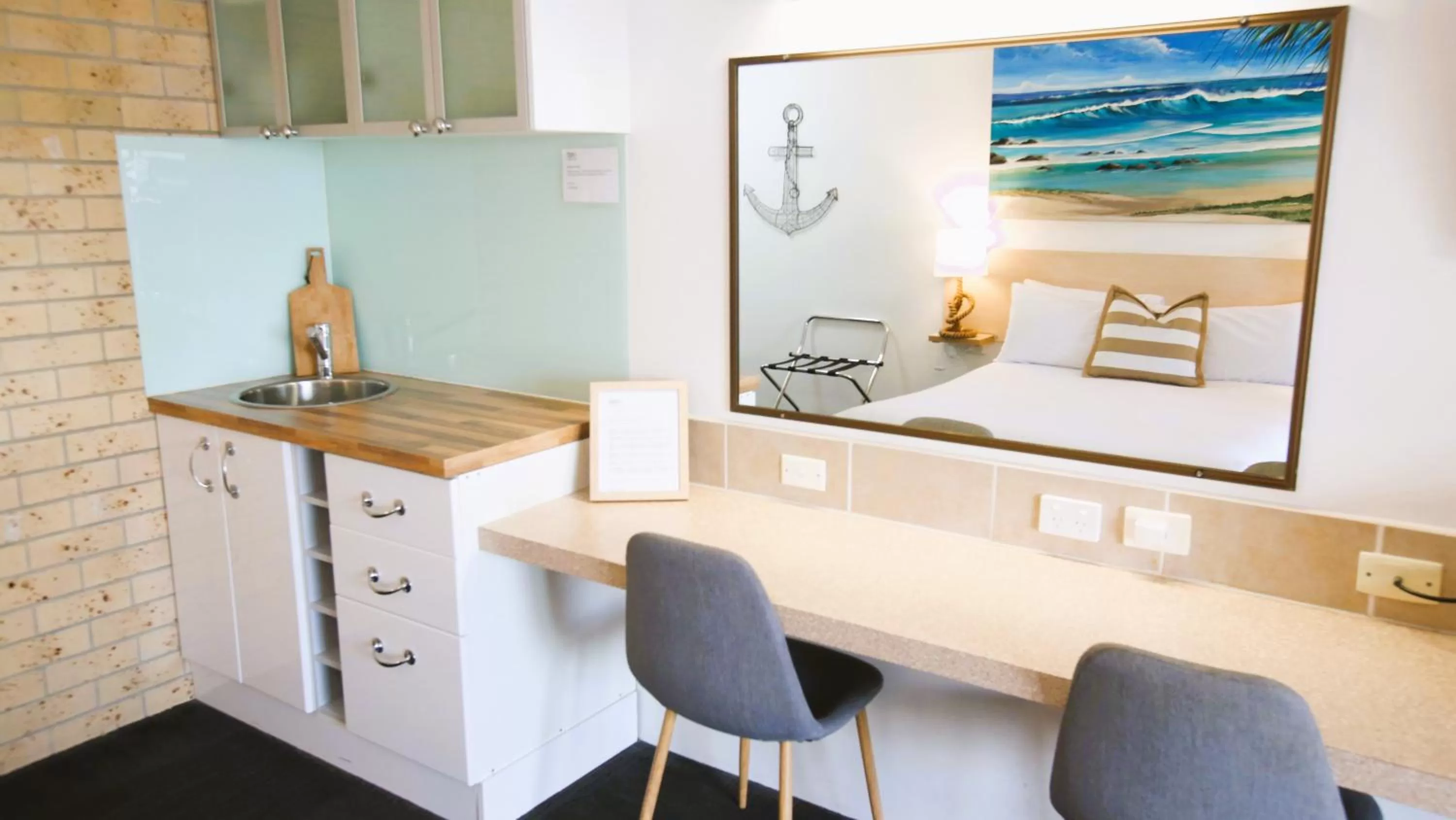 Bedroom in Tweed Harbour Motor Inn