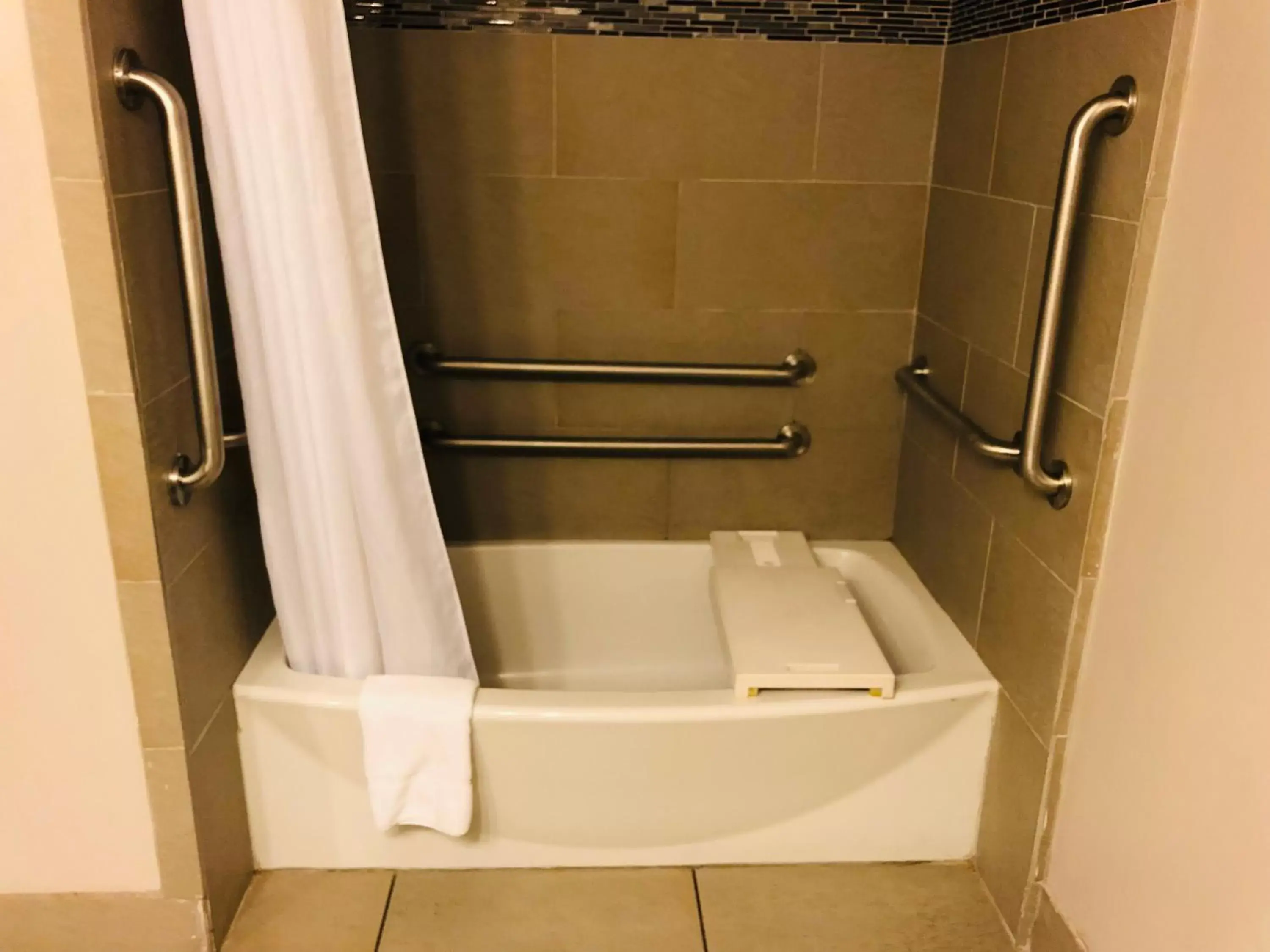 One-Bedroom King Suite - Disability Access in Country Inn & Suites by Radisson, Nashville Airport East, TN One-Bedroom King Suite - Disability Access in Country Inn & Suites by Radisson, Nashville Airport East, TN