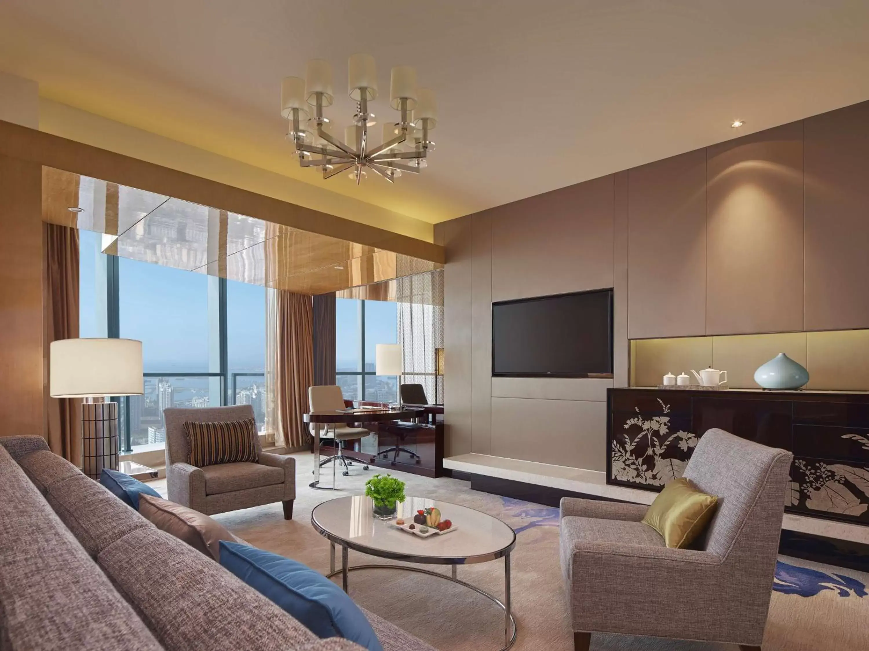 Ocean View King Suite with Lounge Access in Hilton Haikou Ocean View King Suite with Lounge Access in Hilton Haikou