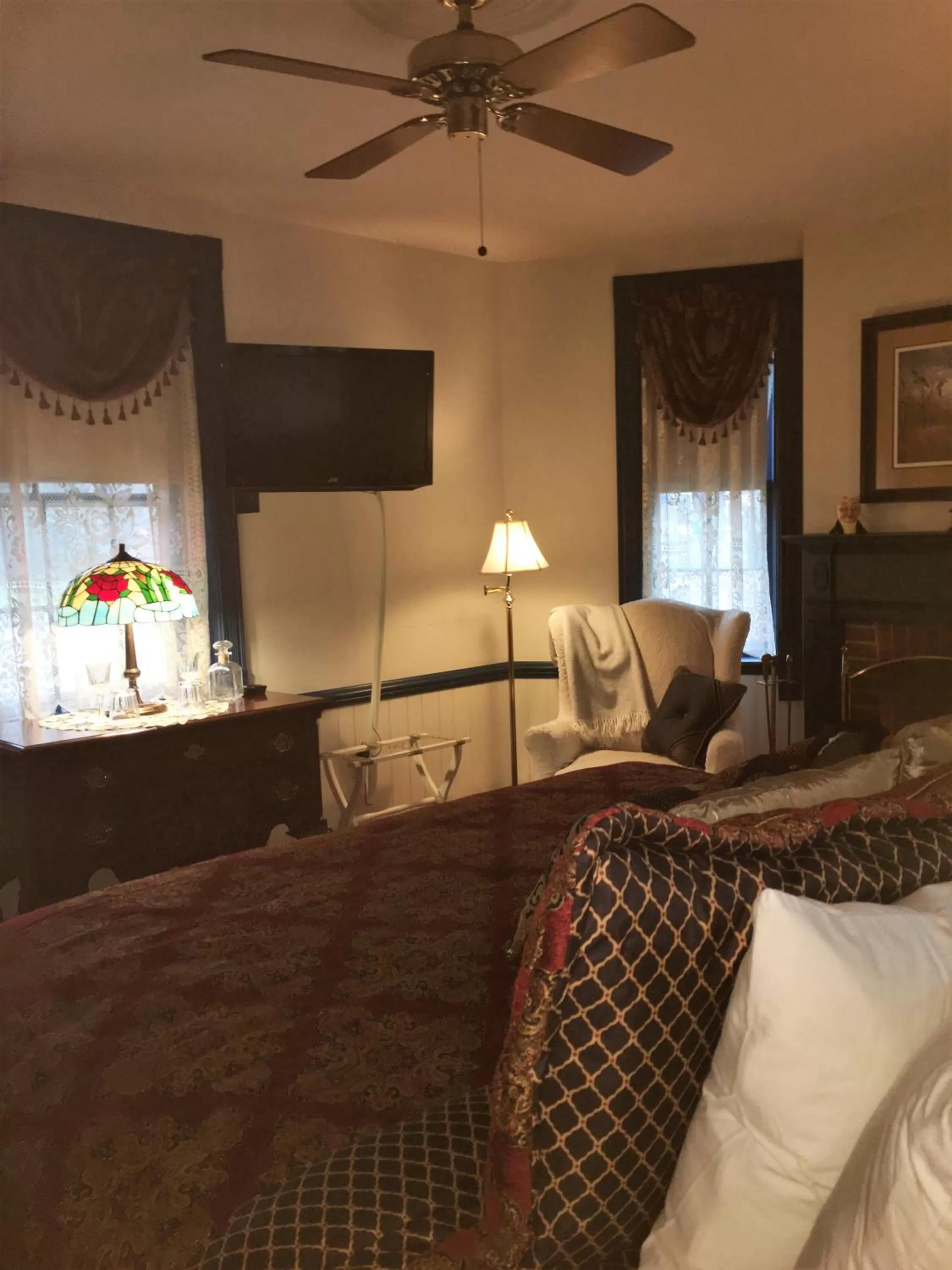 Parsonage Inn Bed and Breakfast