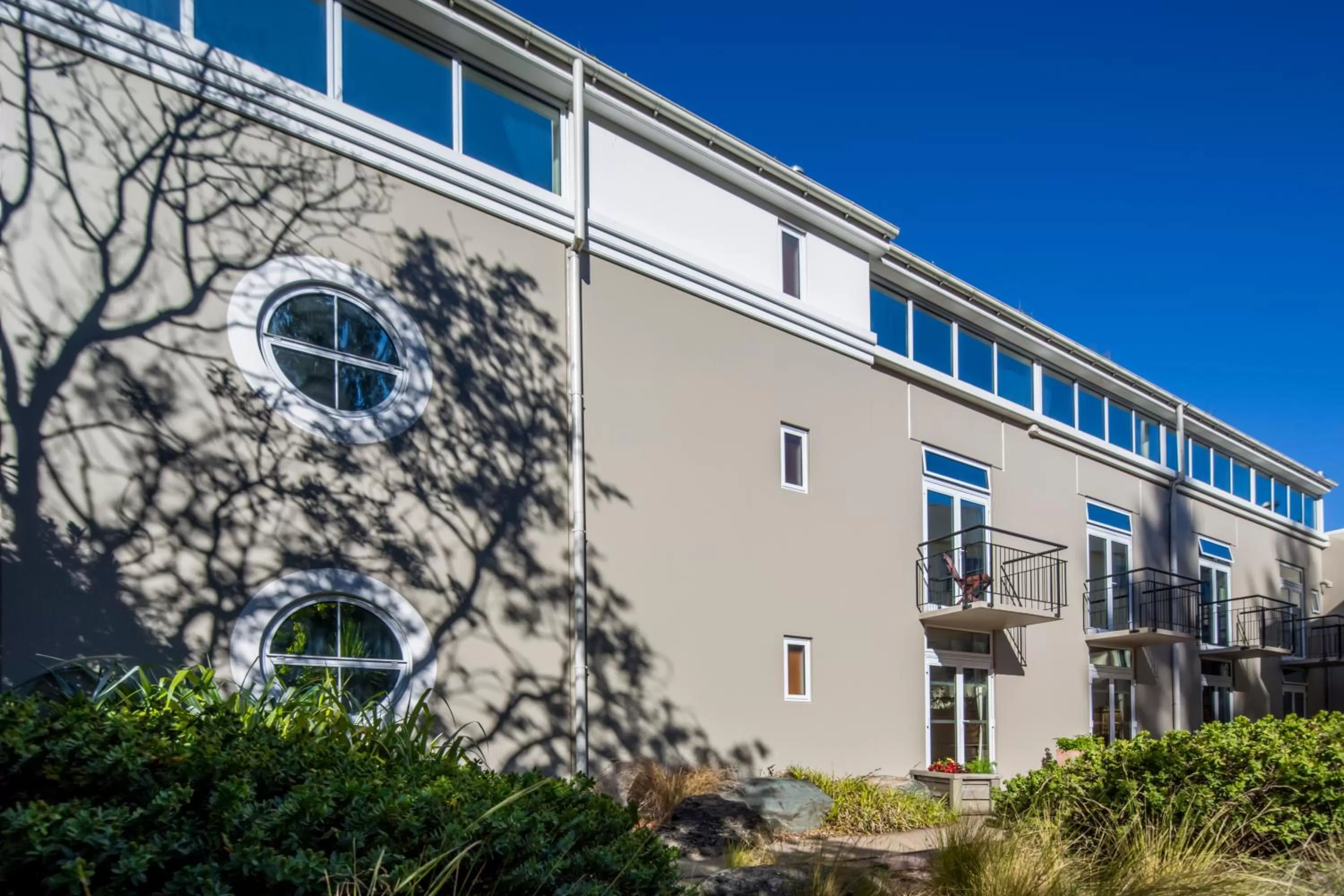 Garden in The Central Hotel Queenstown, A Naumi Chapter