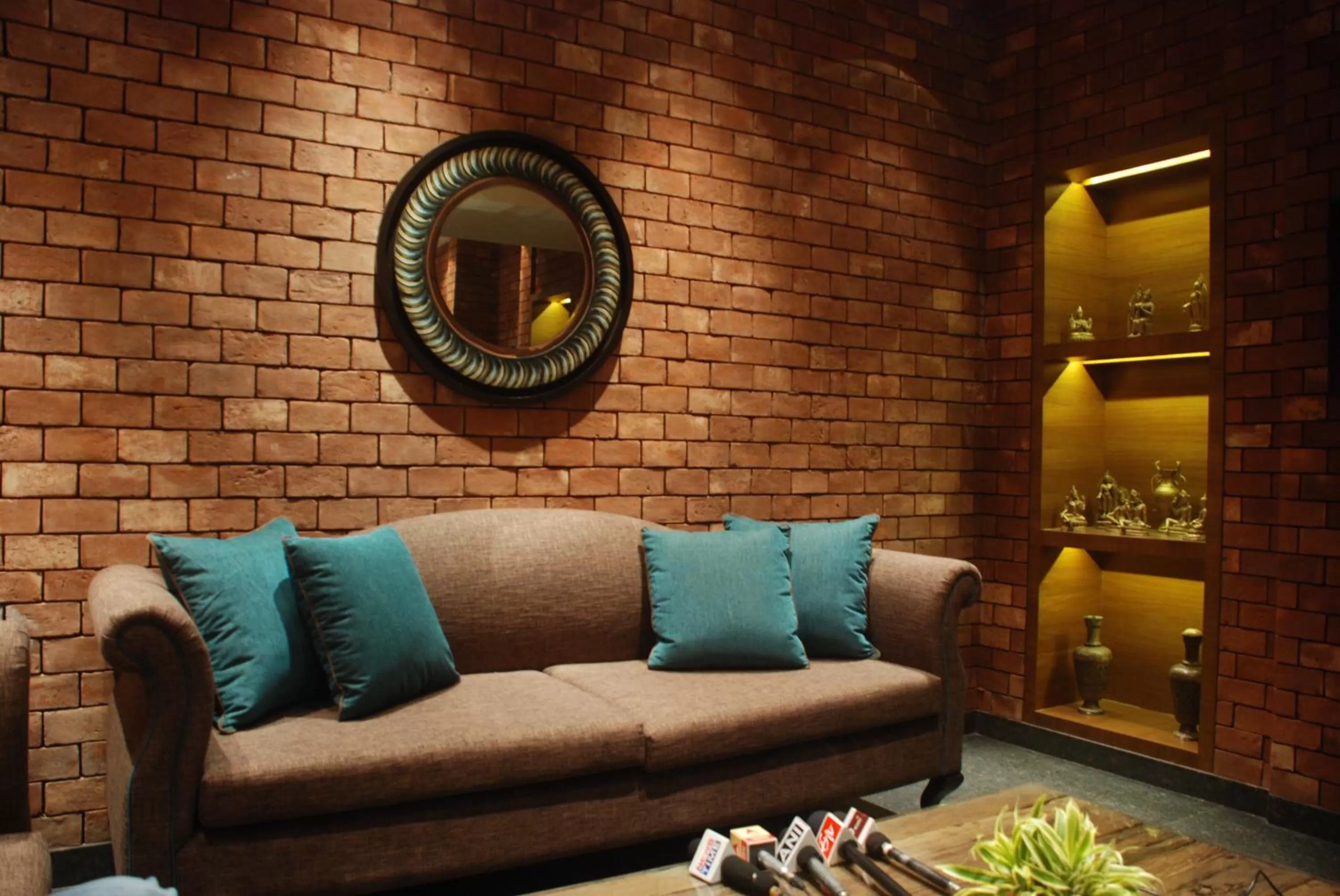 Lounge or bar in The Lalit Great Eastern Kolkata