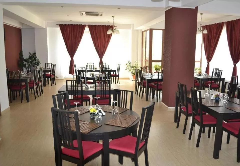 Restaurant/Places to Eat in Hotel Corsar