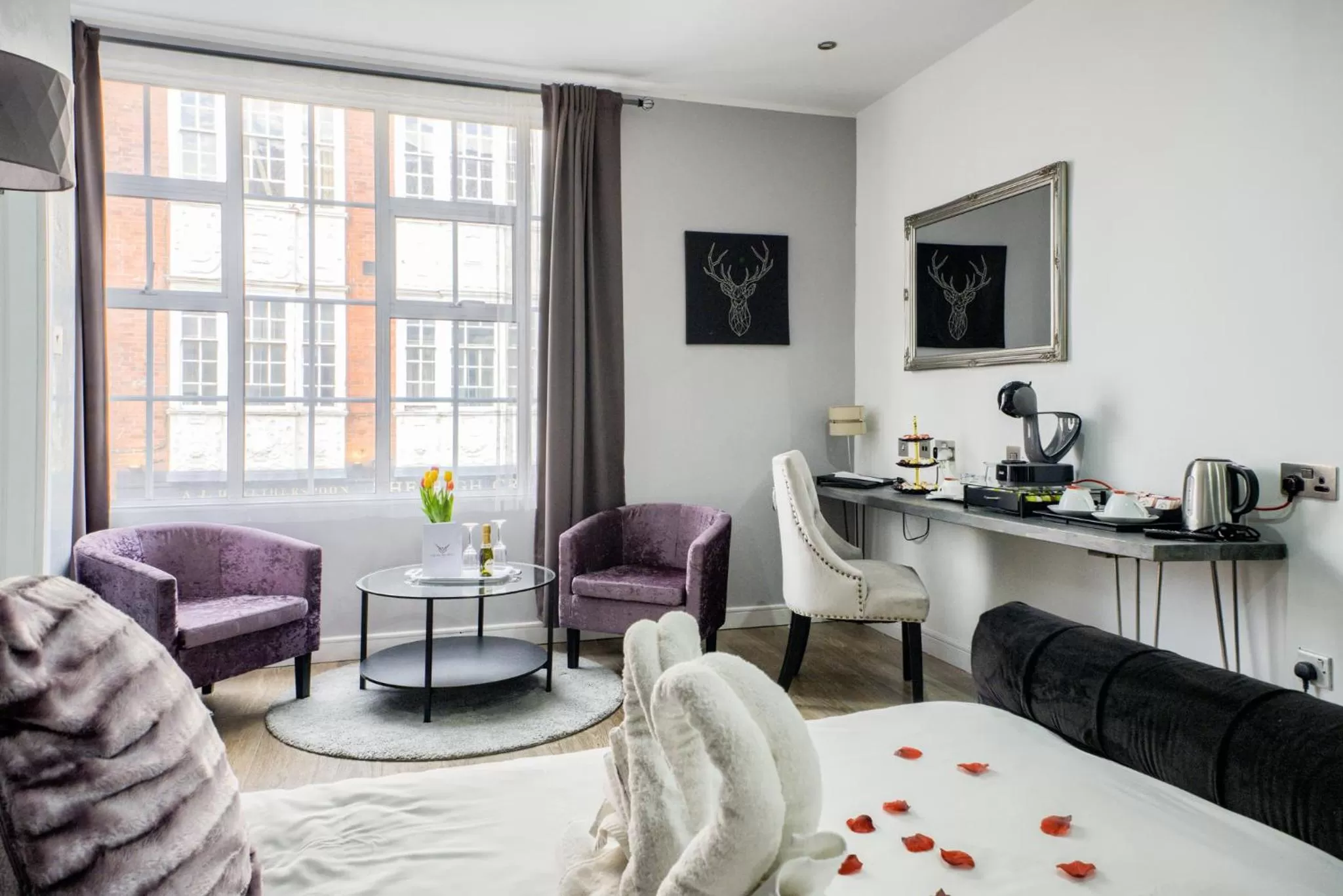 Living room in Villare Leicester City Centre hotel