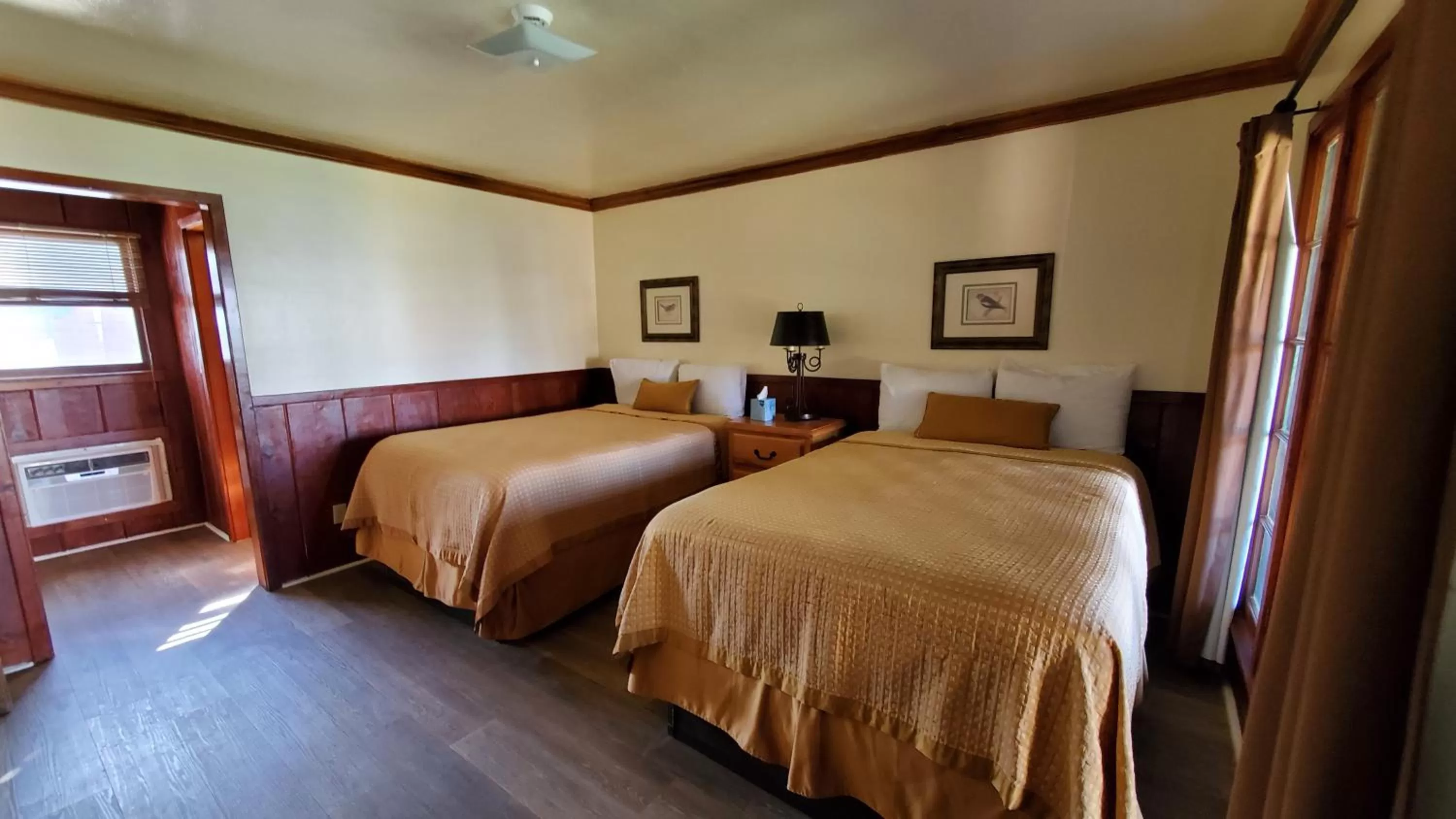 Bed in Kernville Inn