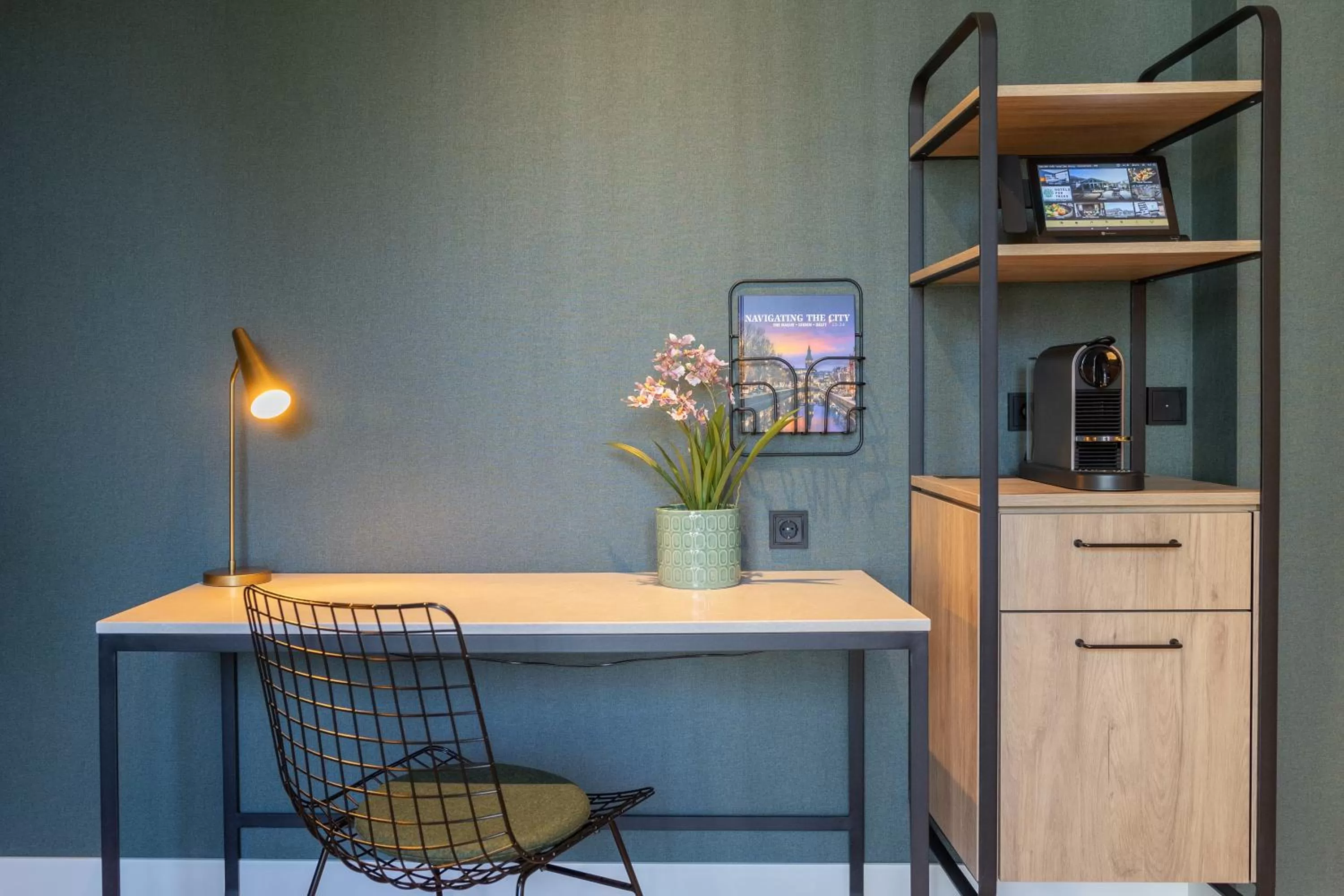 hair dresser in Van der Valk hotel Den Haag Wassenaar