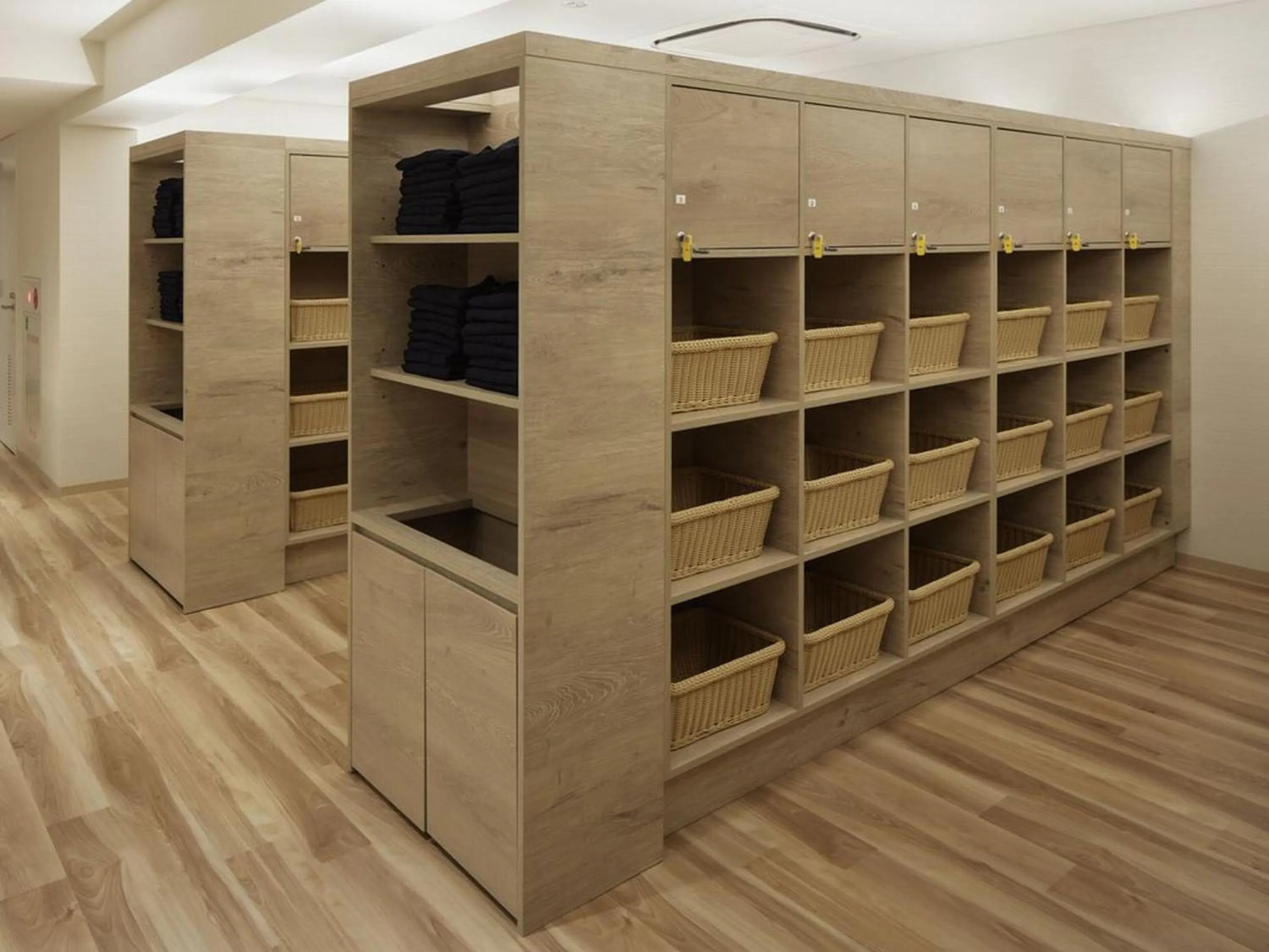 Hot Spring Bath in Kobe Minato Onsen Ren