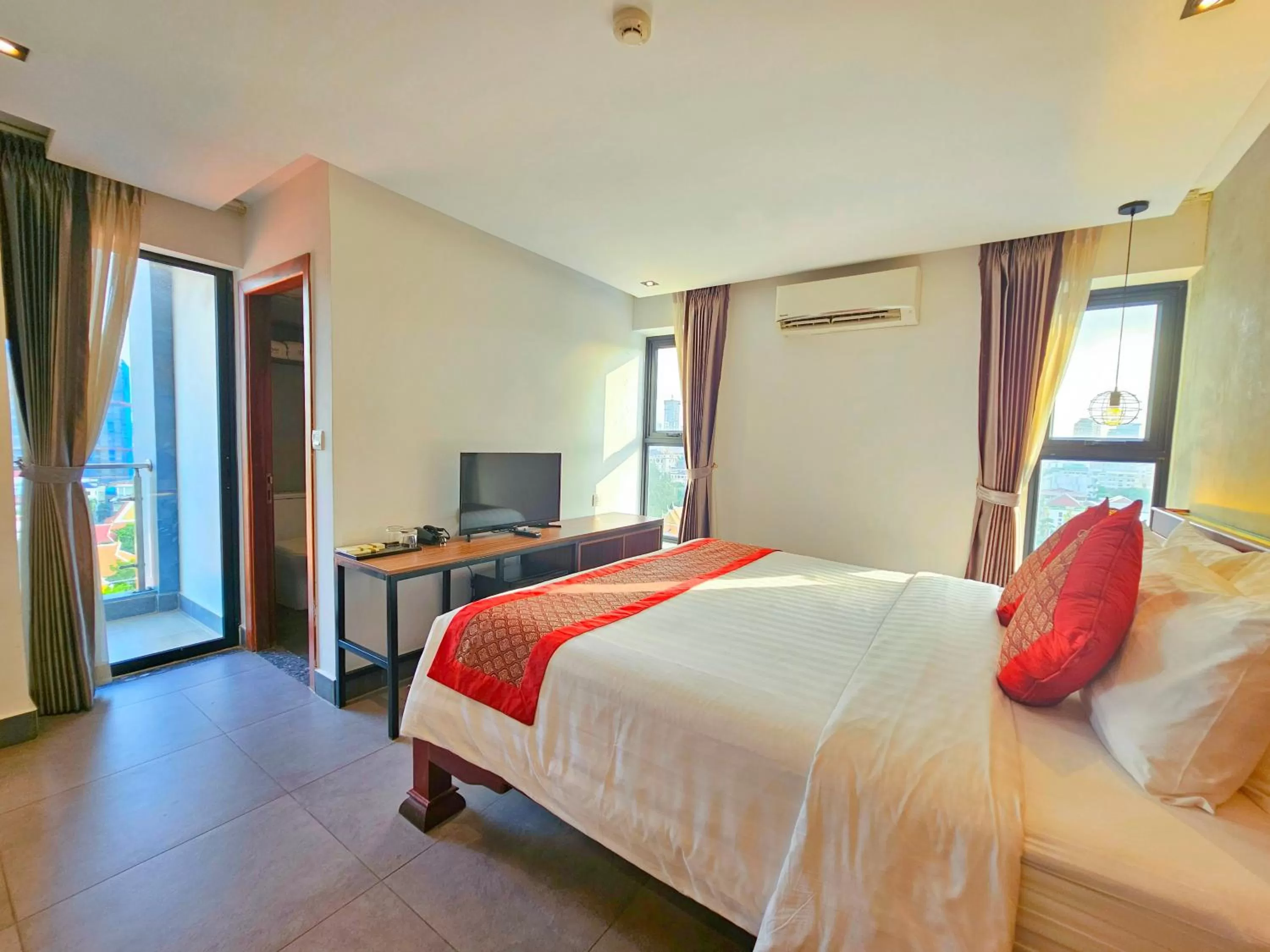 Bedroom, Bed in Le Botum Hotel