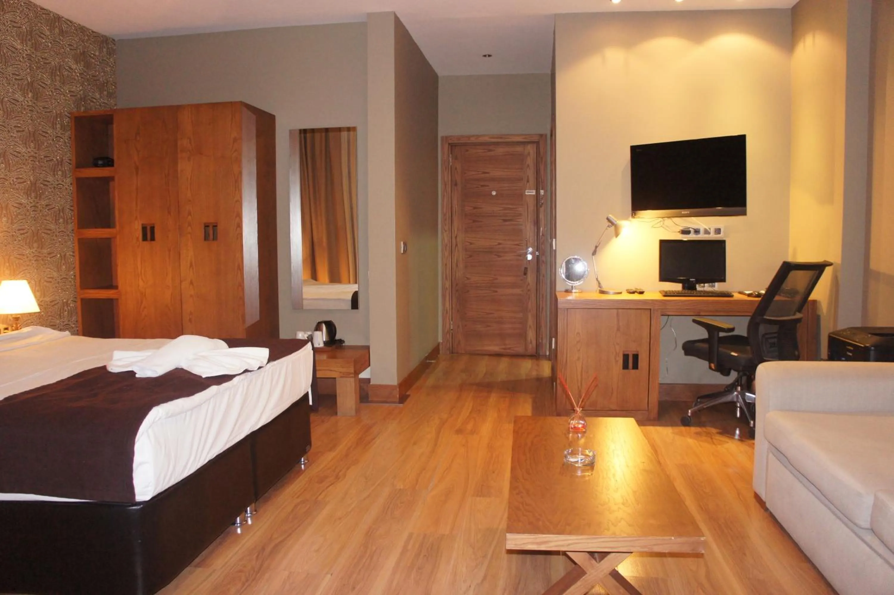 Photo of the whole room, Bed in Triada Hotel Taksim - Special Category