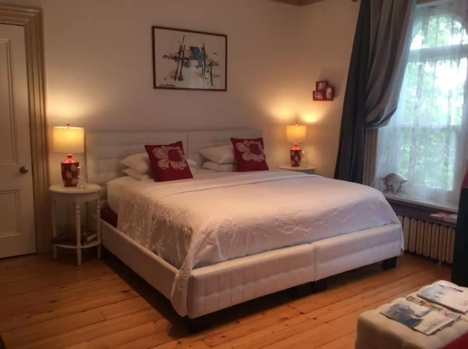 Bed in Île de Garde B&B