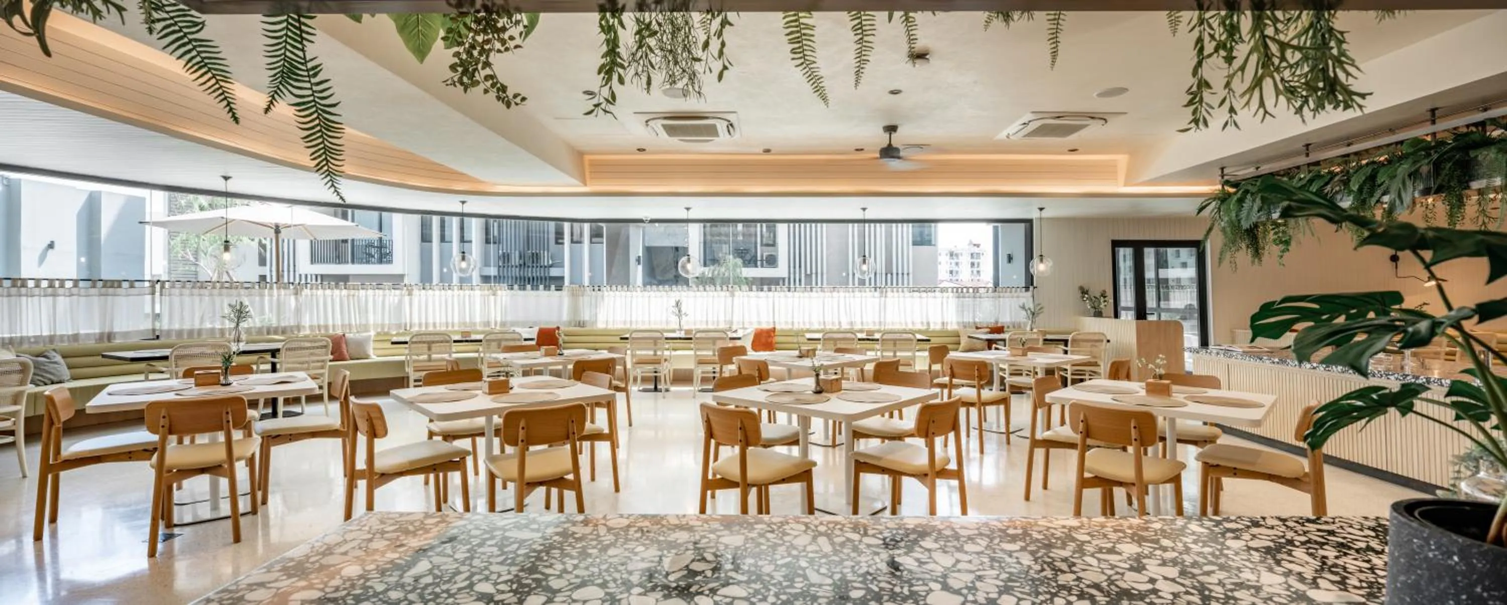 Restaurant/places to eat in Mii Hotel Srinakarin