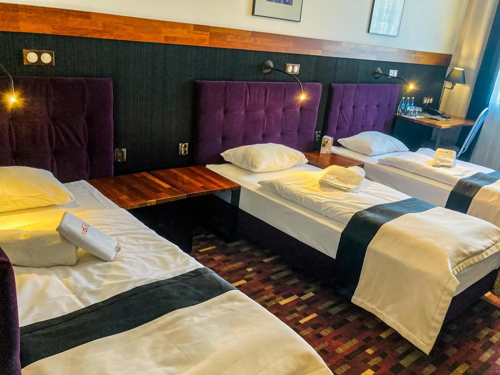 View (from property/room), Bed in Hotel Modus