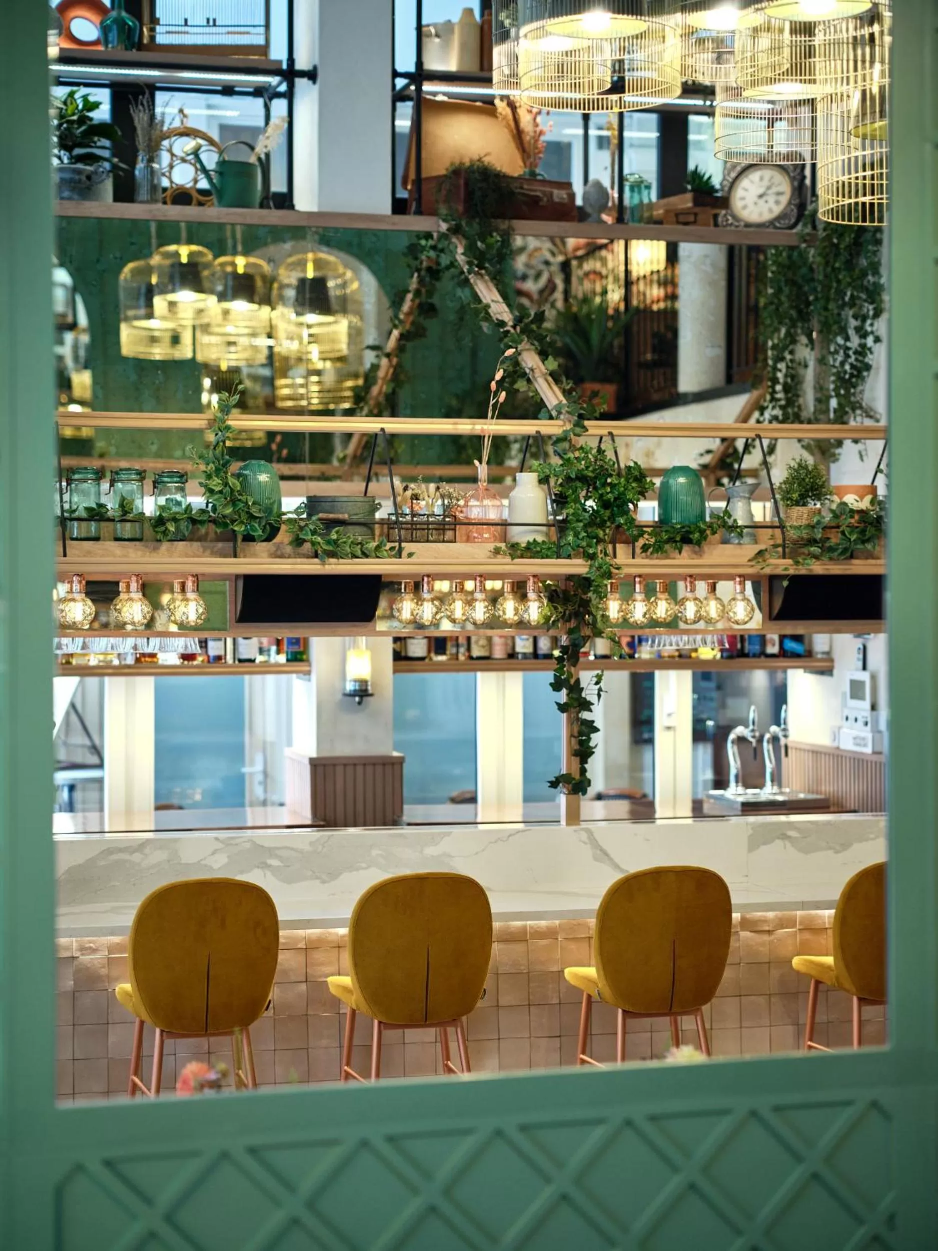 Restaurant/places to eat in Royal Madeleine Hotel & Spa