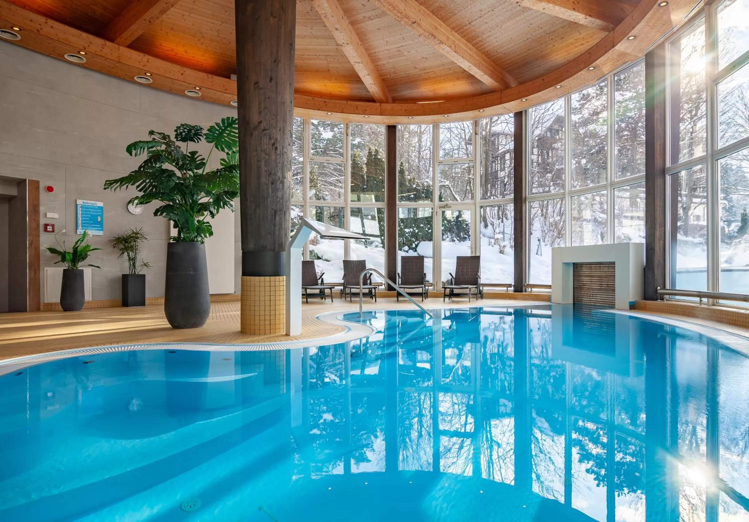 Swimming pool in Hotel Bon Alpina