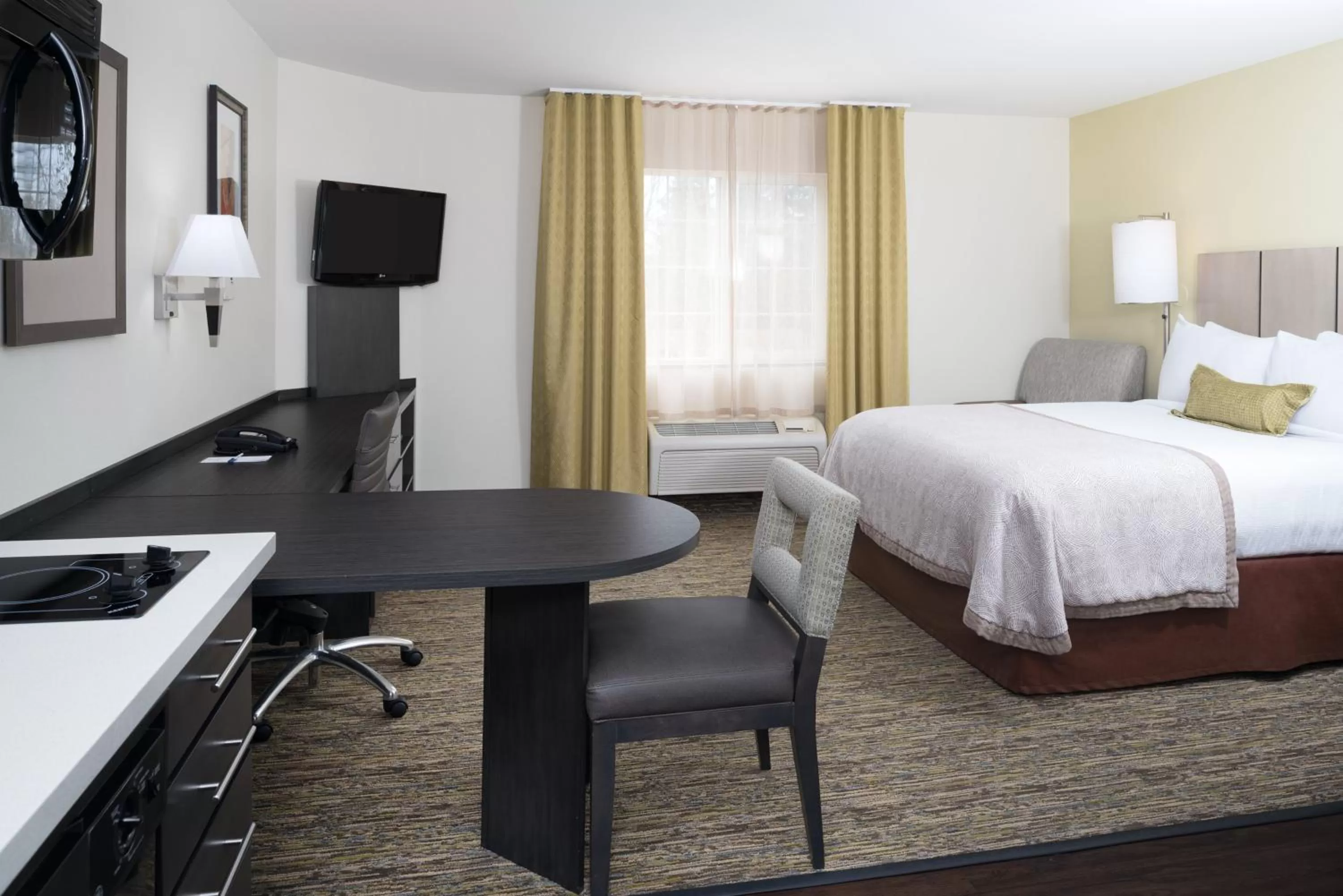 Photo of the whole room, Bed in Candlewood Suites Olympia - Lacey by IHG