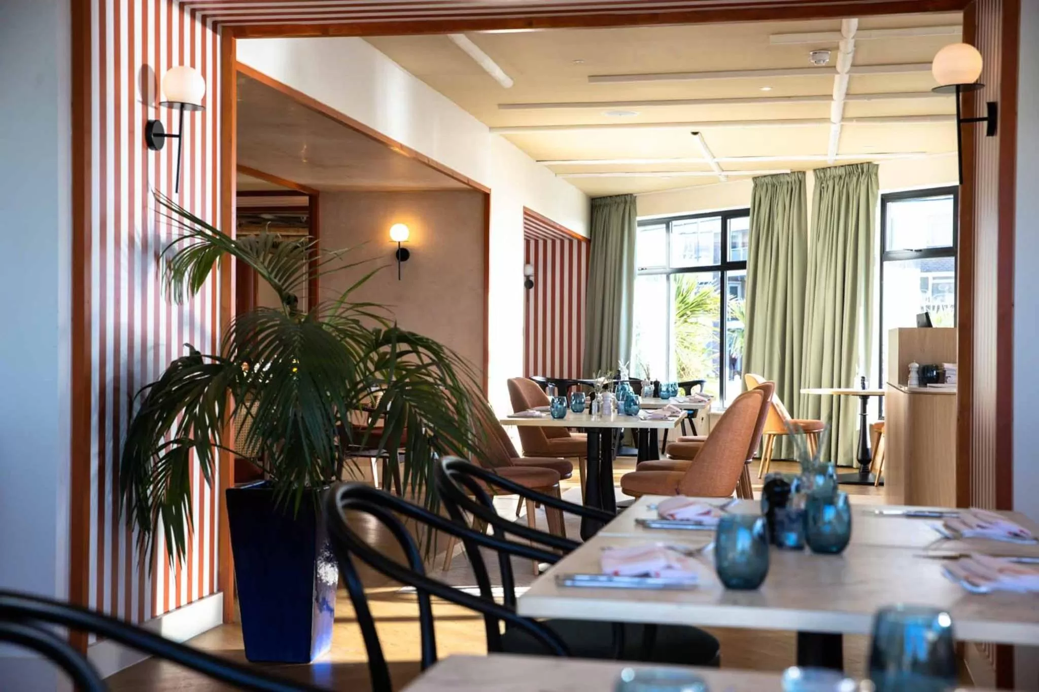 Restaurant/places to eat in The Relais Cooden Beach and Spa