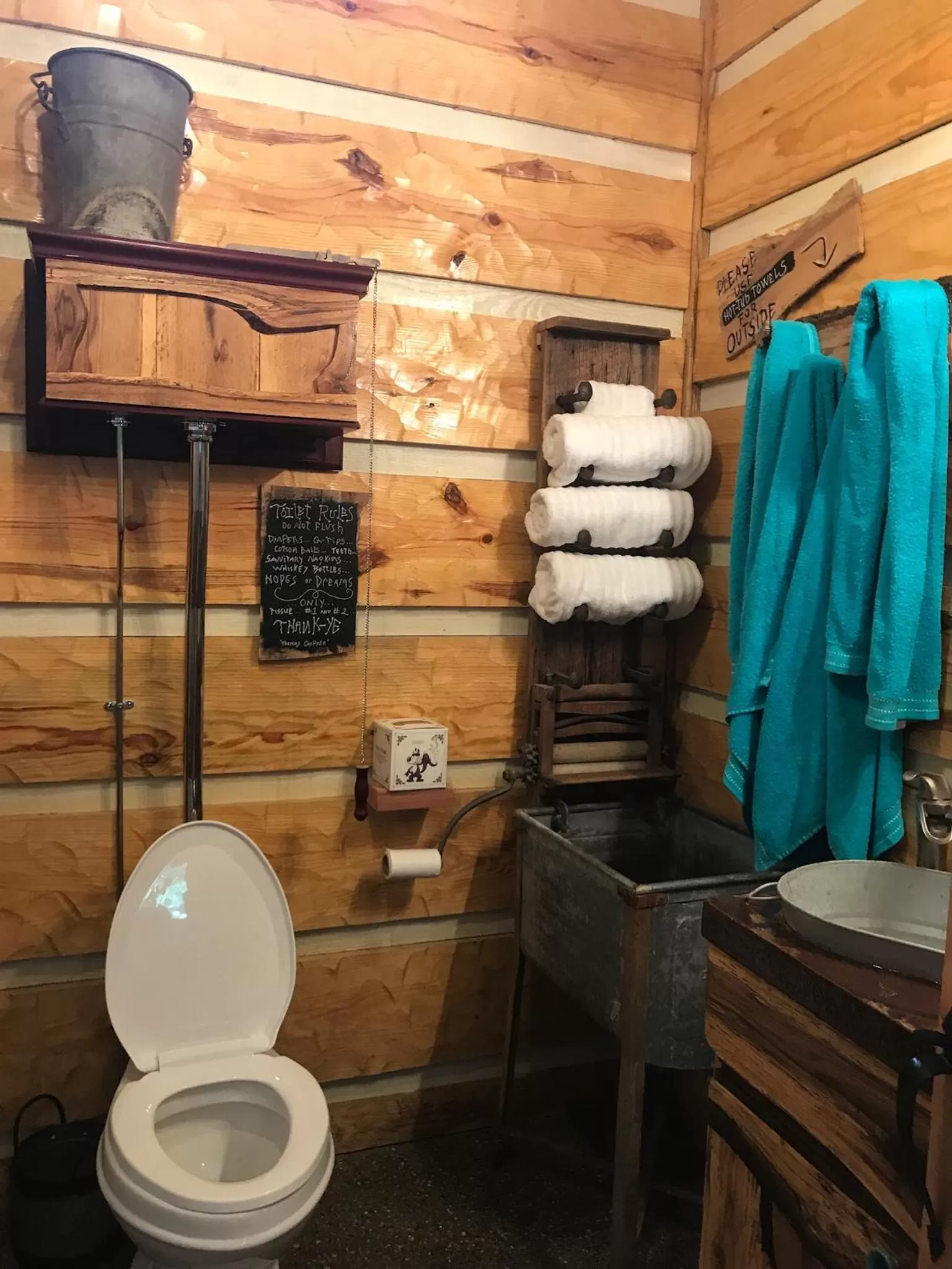 Bathroom in Fox Pass Cabins