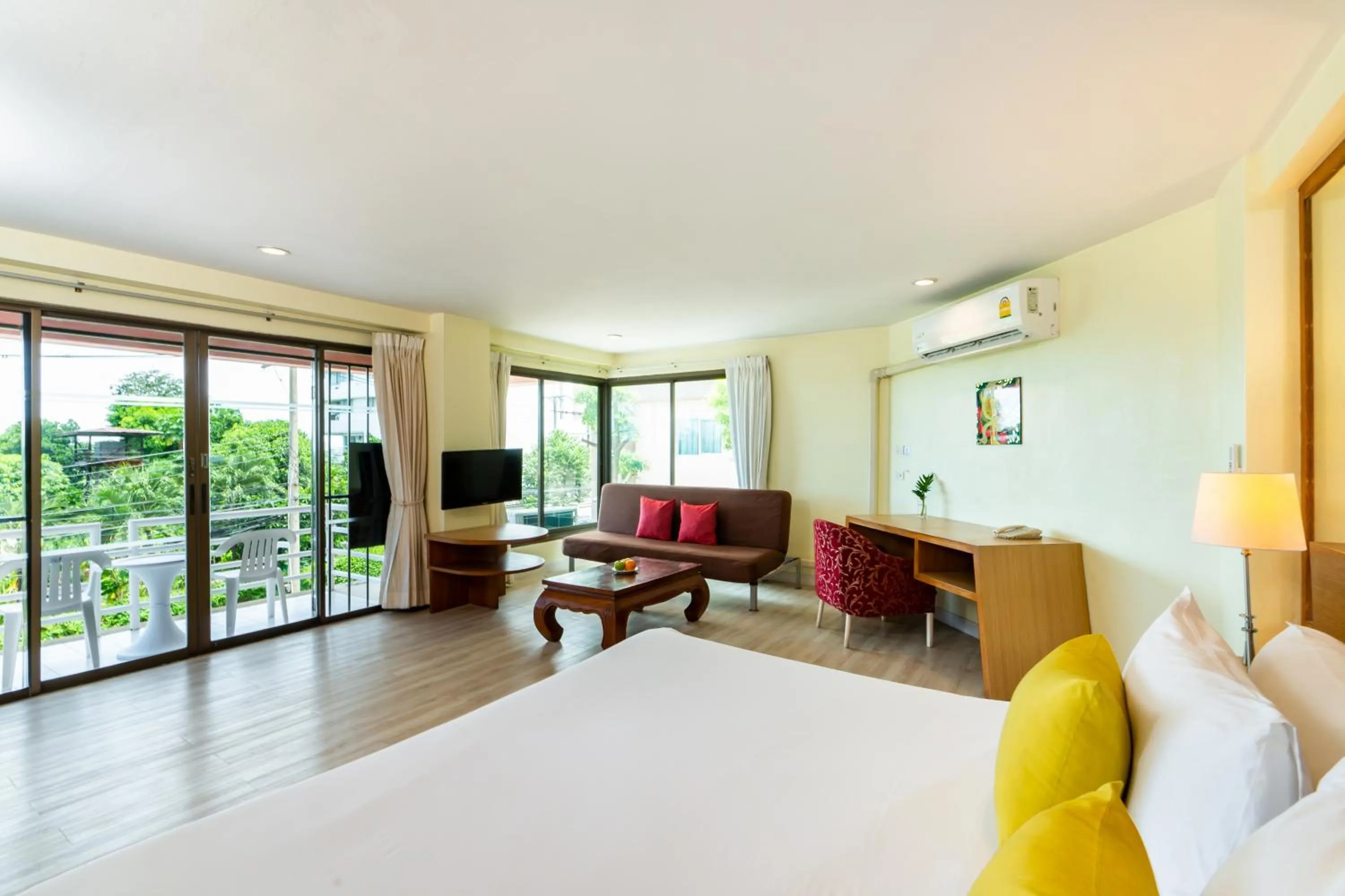 Balcony/Terrace, Bed in Bella Villa Metro