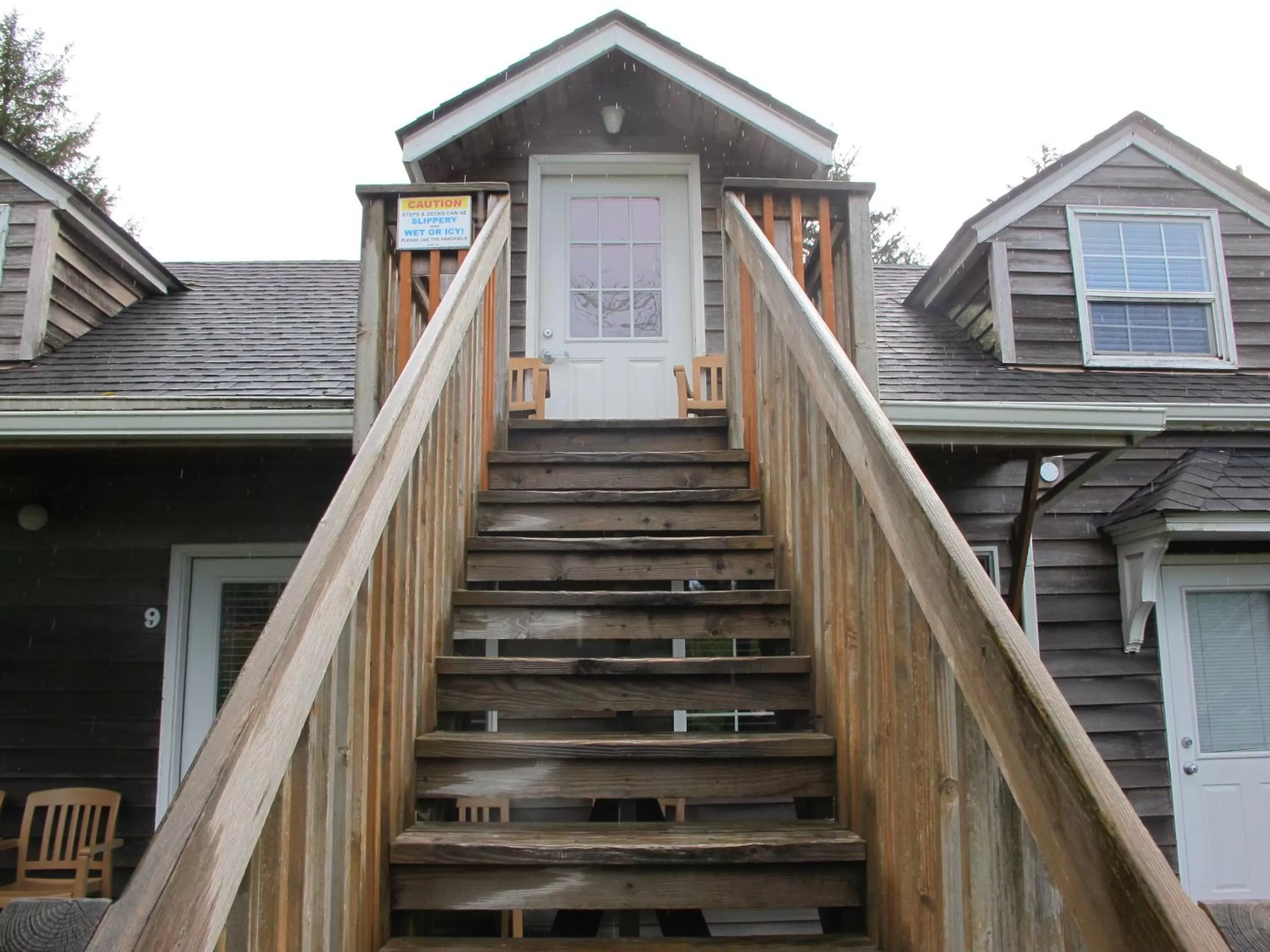 Facade/entrance, Property Building in Ecola Creek Lodge