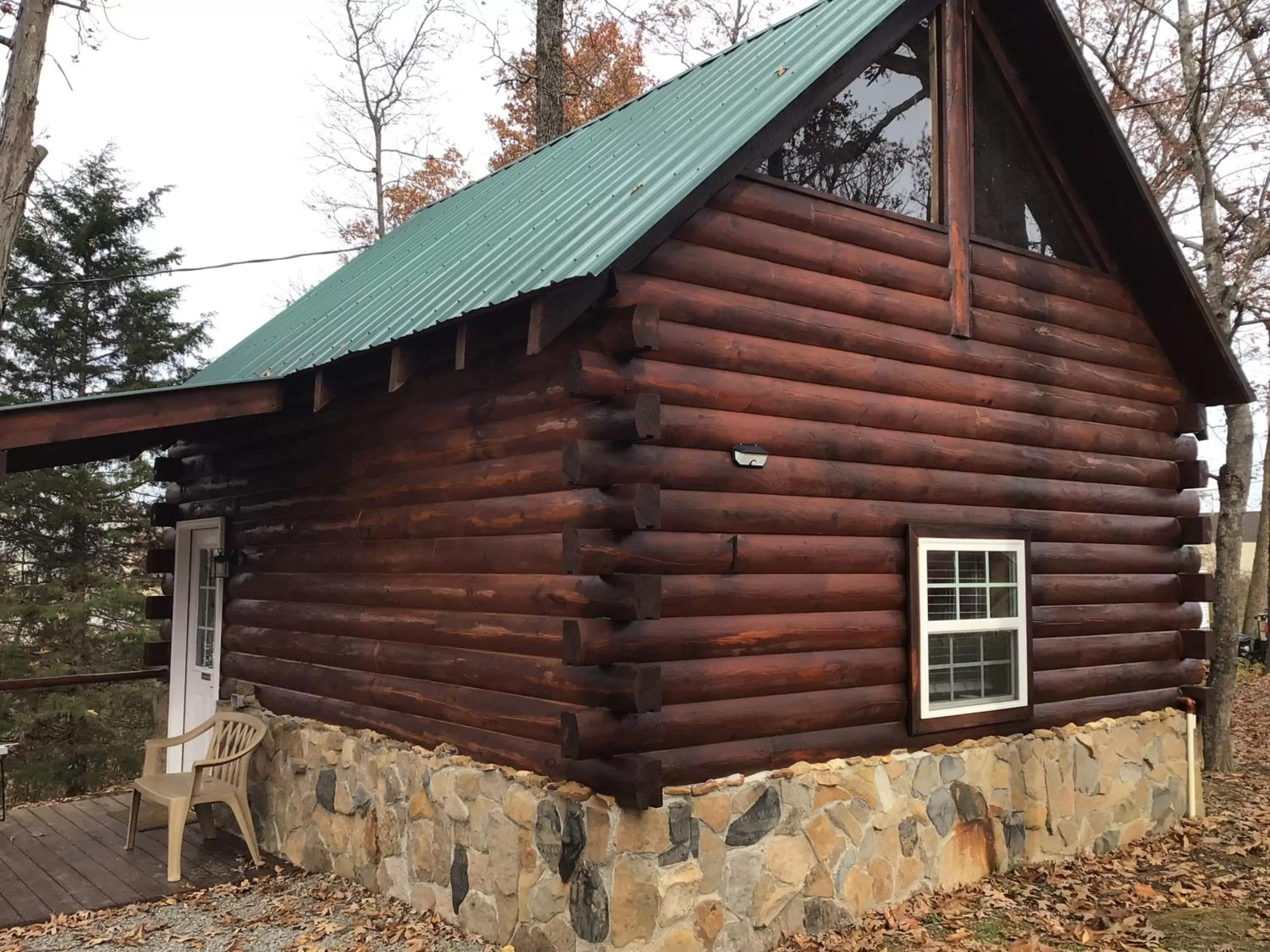 Property building in Kozy Haven Log Cabin Rentals
