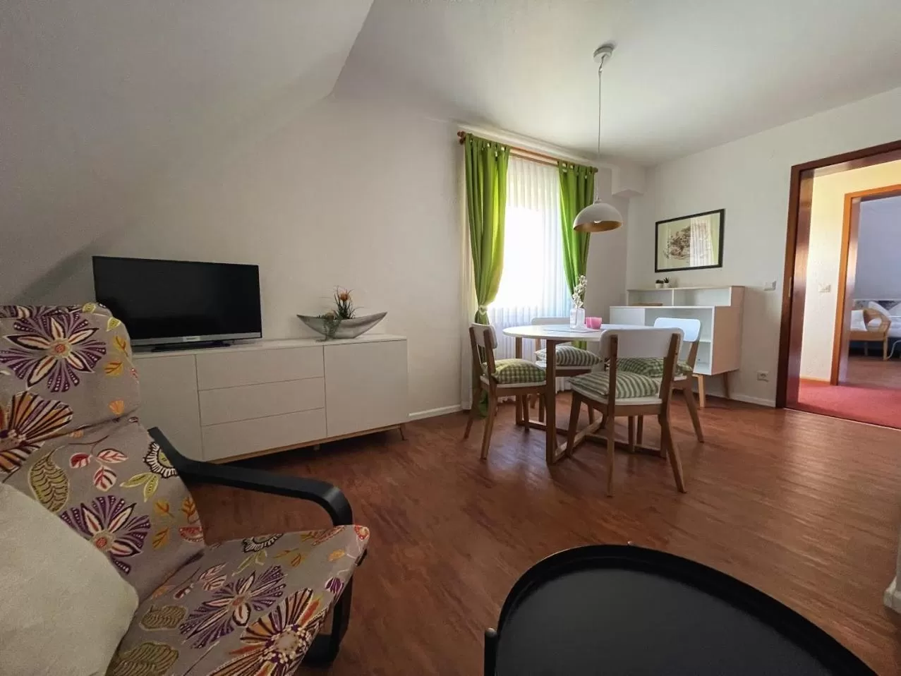 Seating Area in zum Schwanen Garni