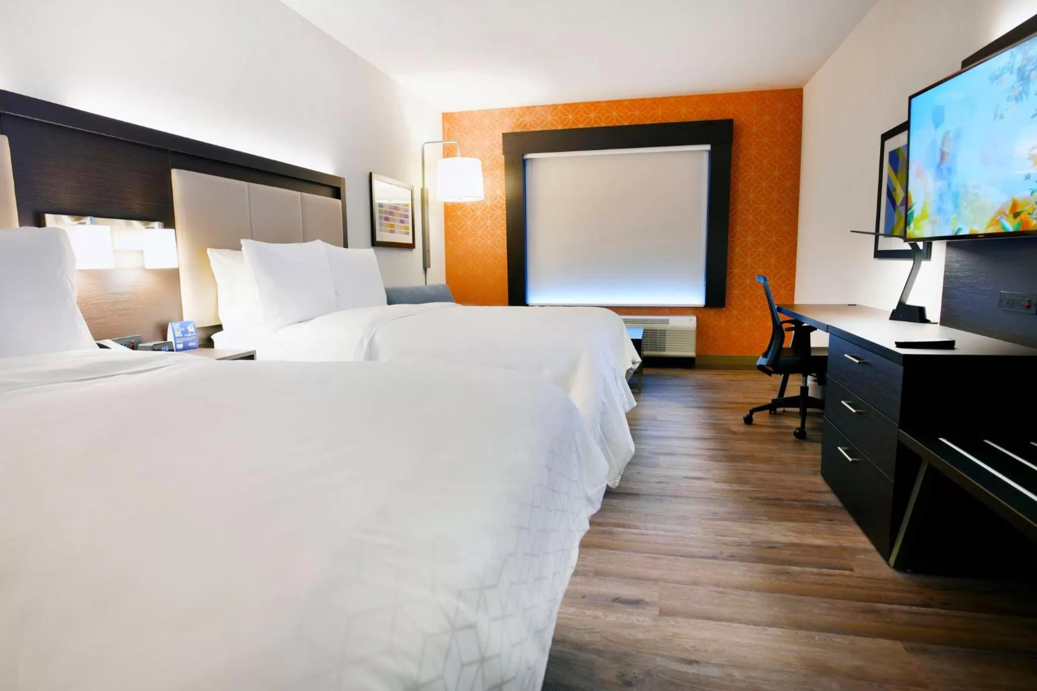 Photo of the whole room, Bed in Holiday Inn Express & Suites Jersey City - Holland Tunnel by IHG