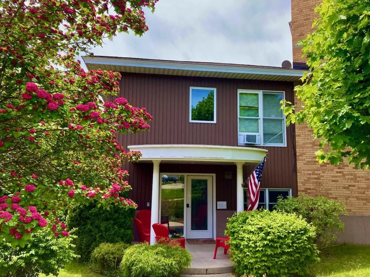 Three-Bedroom Apartment in Garden Grove Retreat & Lodging near Pictured Rocks, Fayette, Trails Three-Bedroom Apartment in Garden Grove Retreat & Lodging near Pictured Rocks, Fayette, Trails