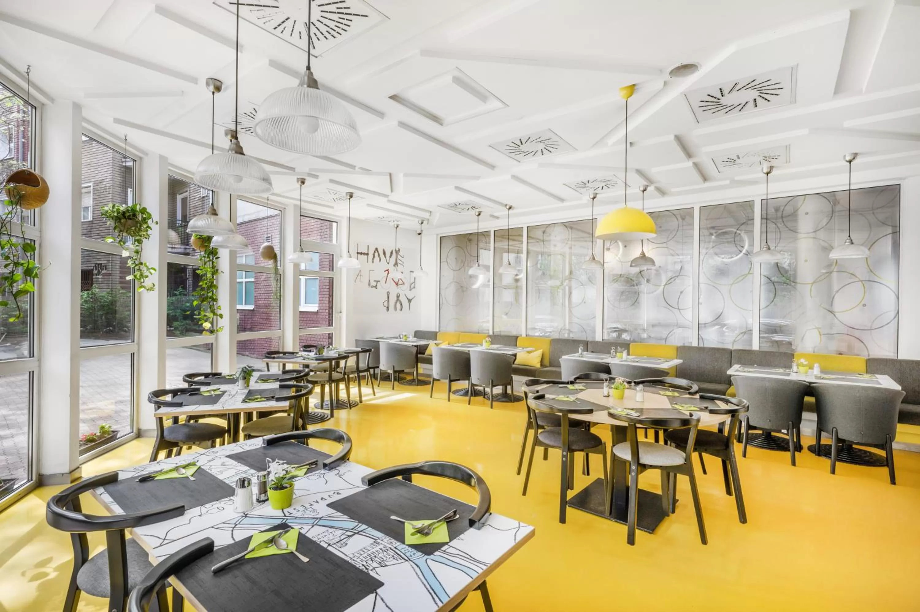 Restaurant/places to eat in Ibis Styles Budapest City