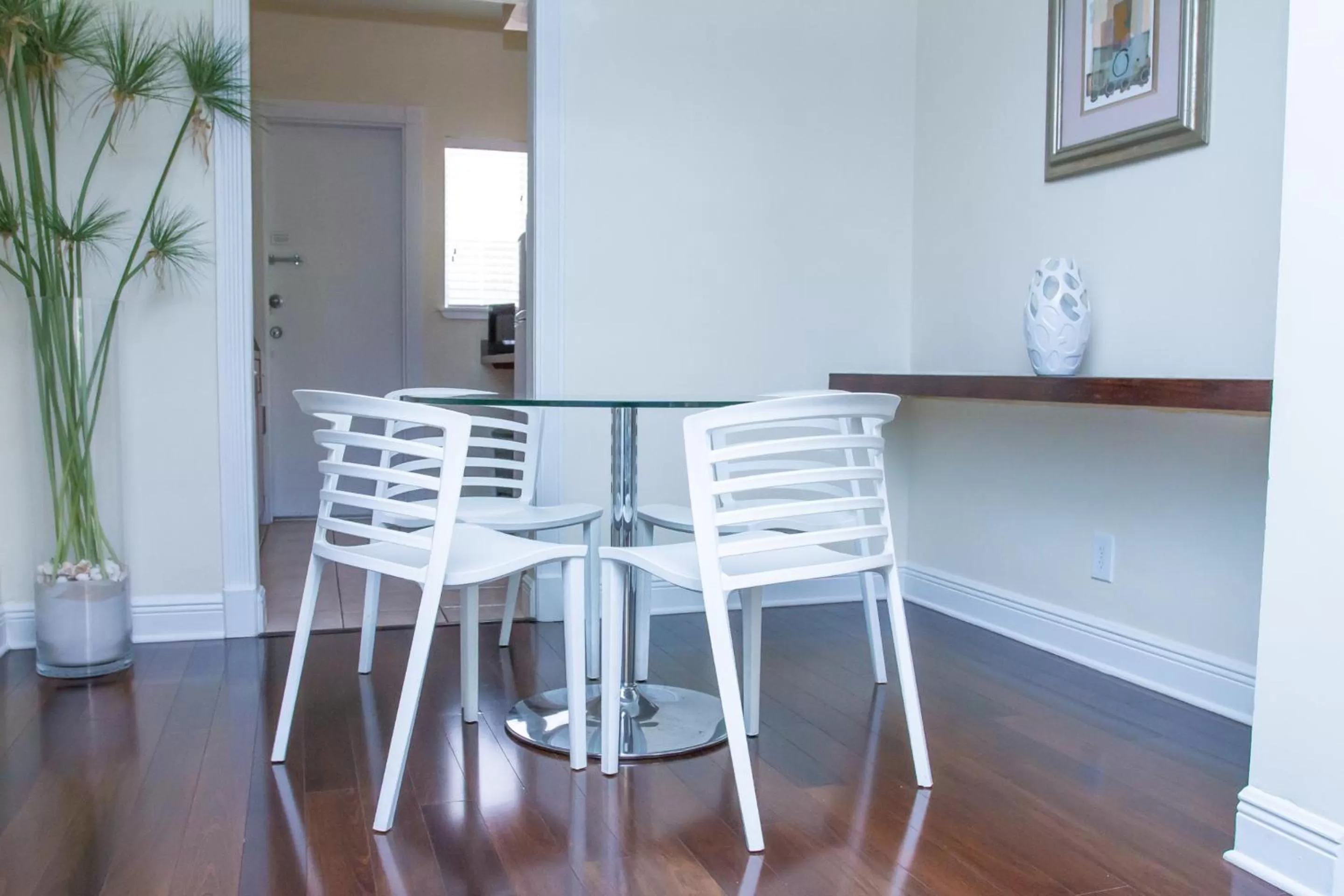 Dining area in Dorchester Hotel & Suites