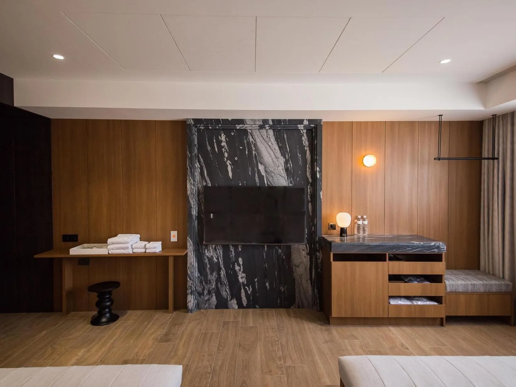 Bed in Hôtel de Ľeau