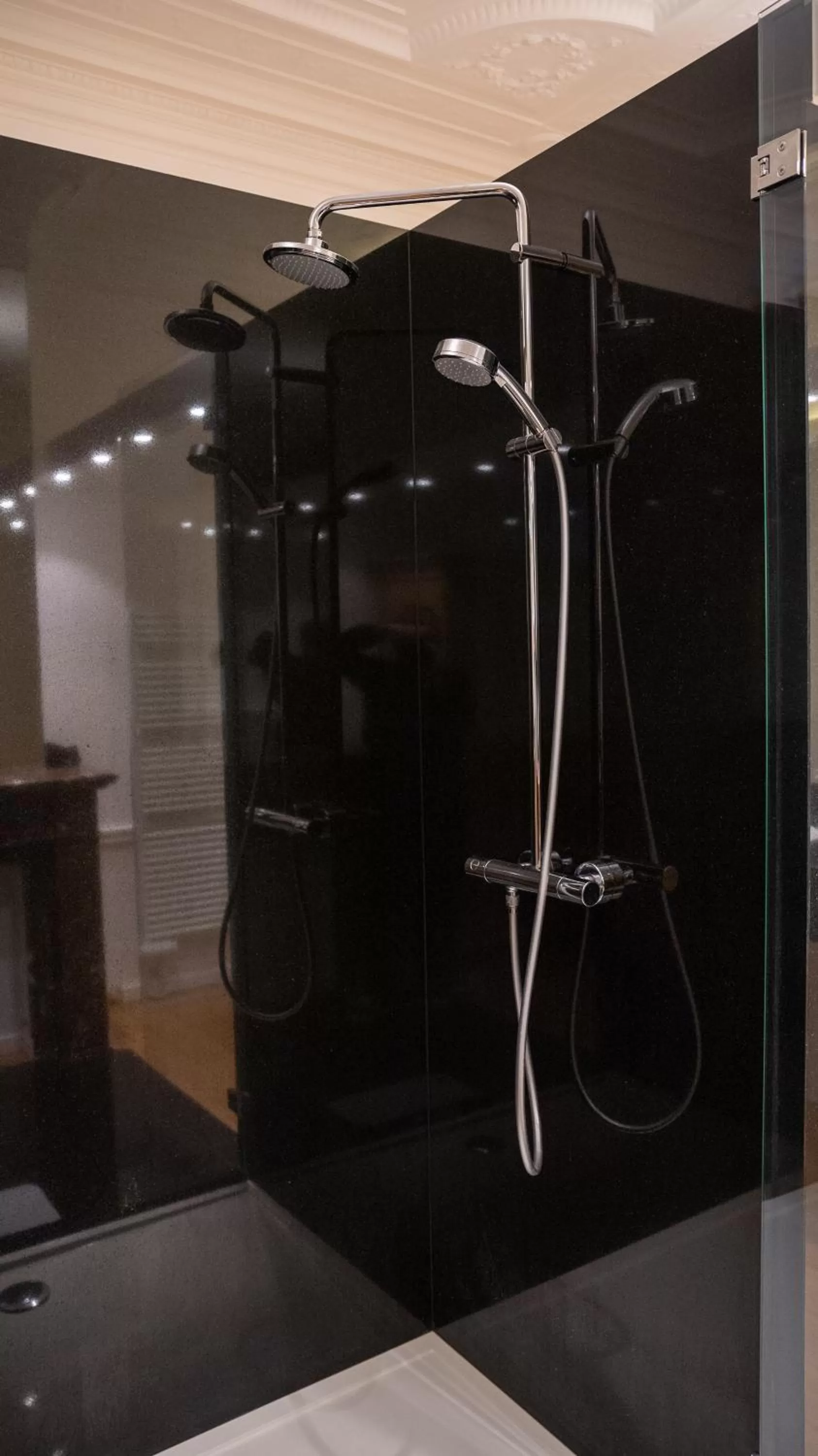 Shower, Bathroom in Hotel de Maître de Vaughan