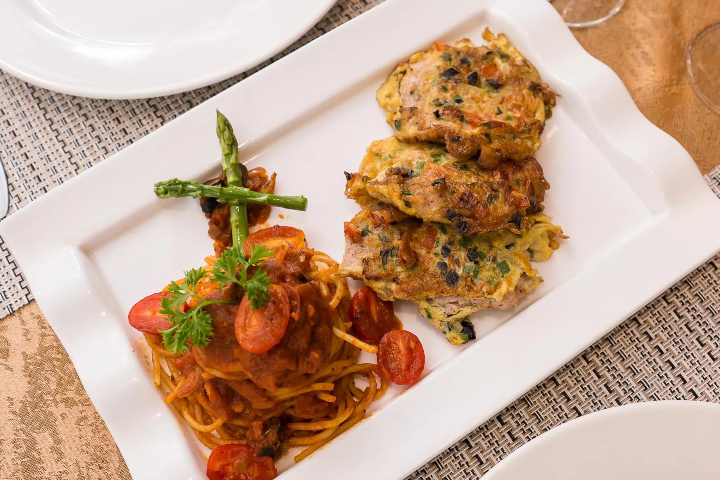 Restaurant/places to eat in Best Western Chinatown Hotel