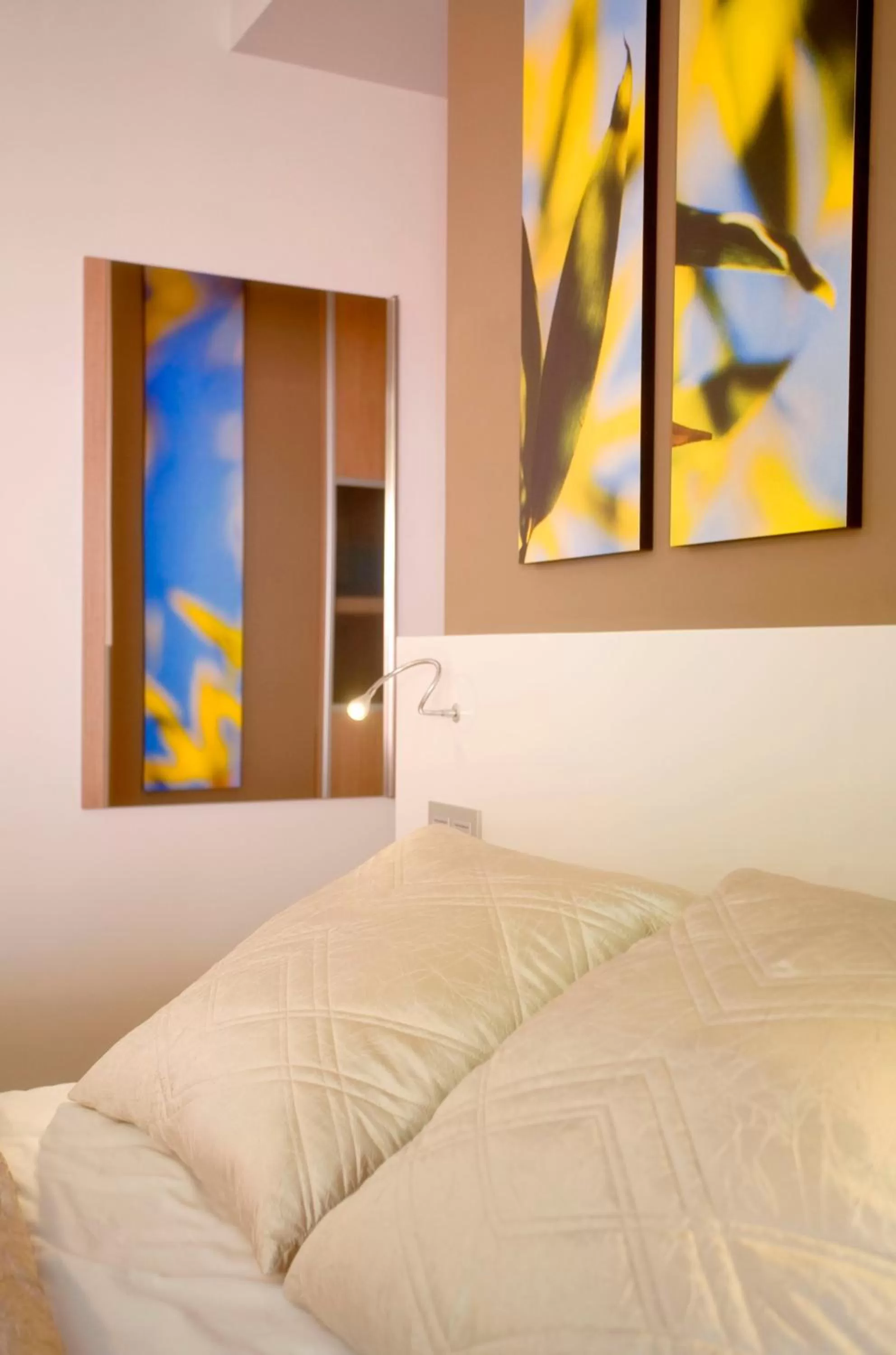 Decorative detail, Bed in Hotel La Sèquia Molinar