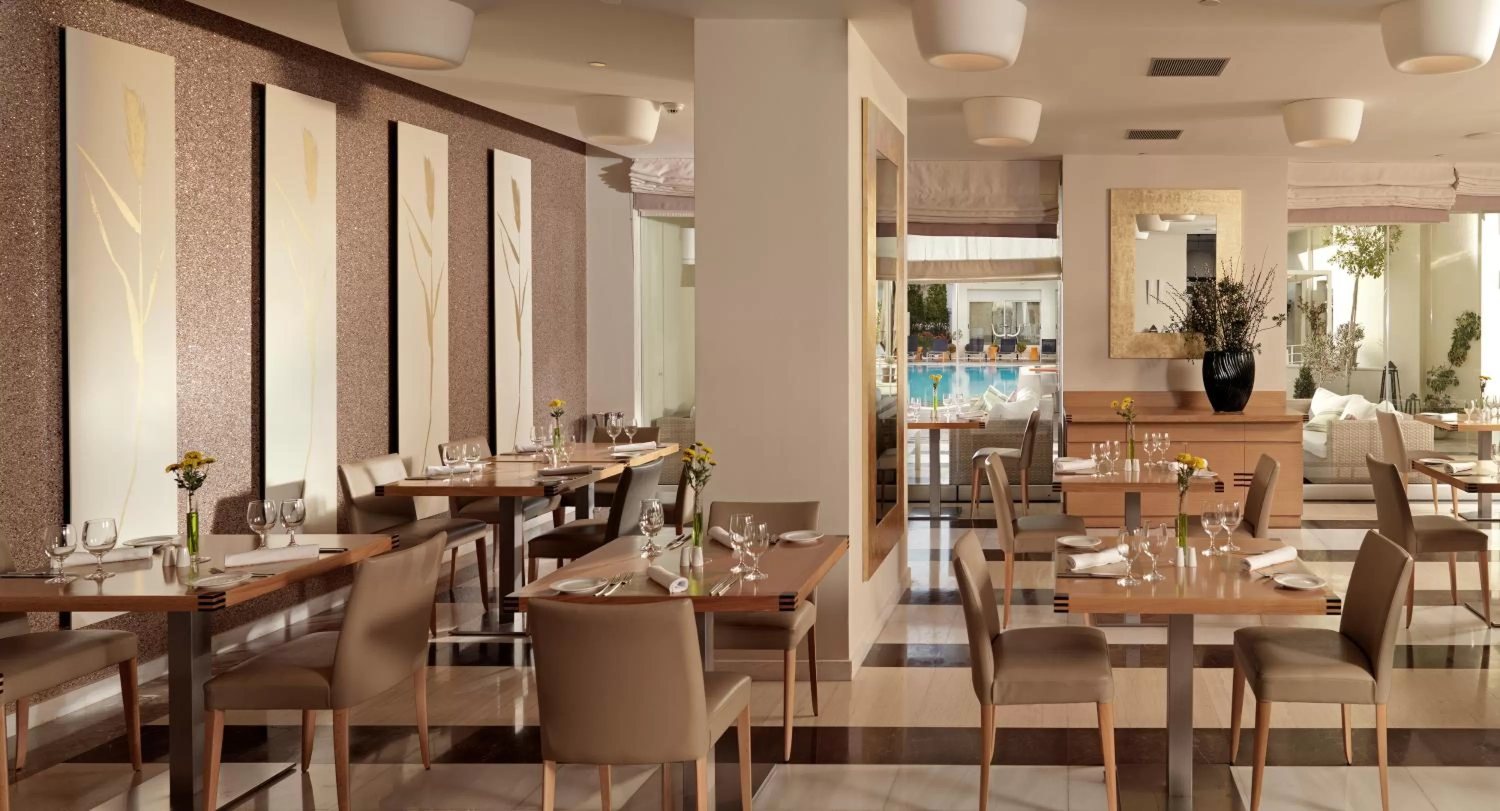 Restaurant/places to eat in Elefsina Hotel