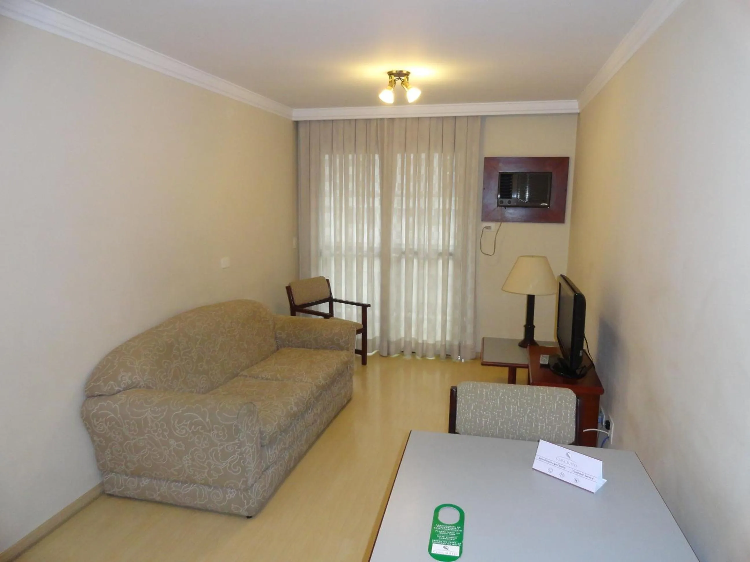 Seating area in London Class Hotéis