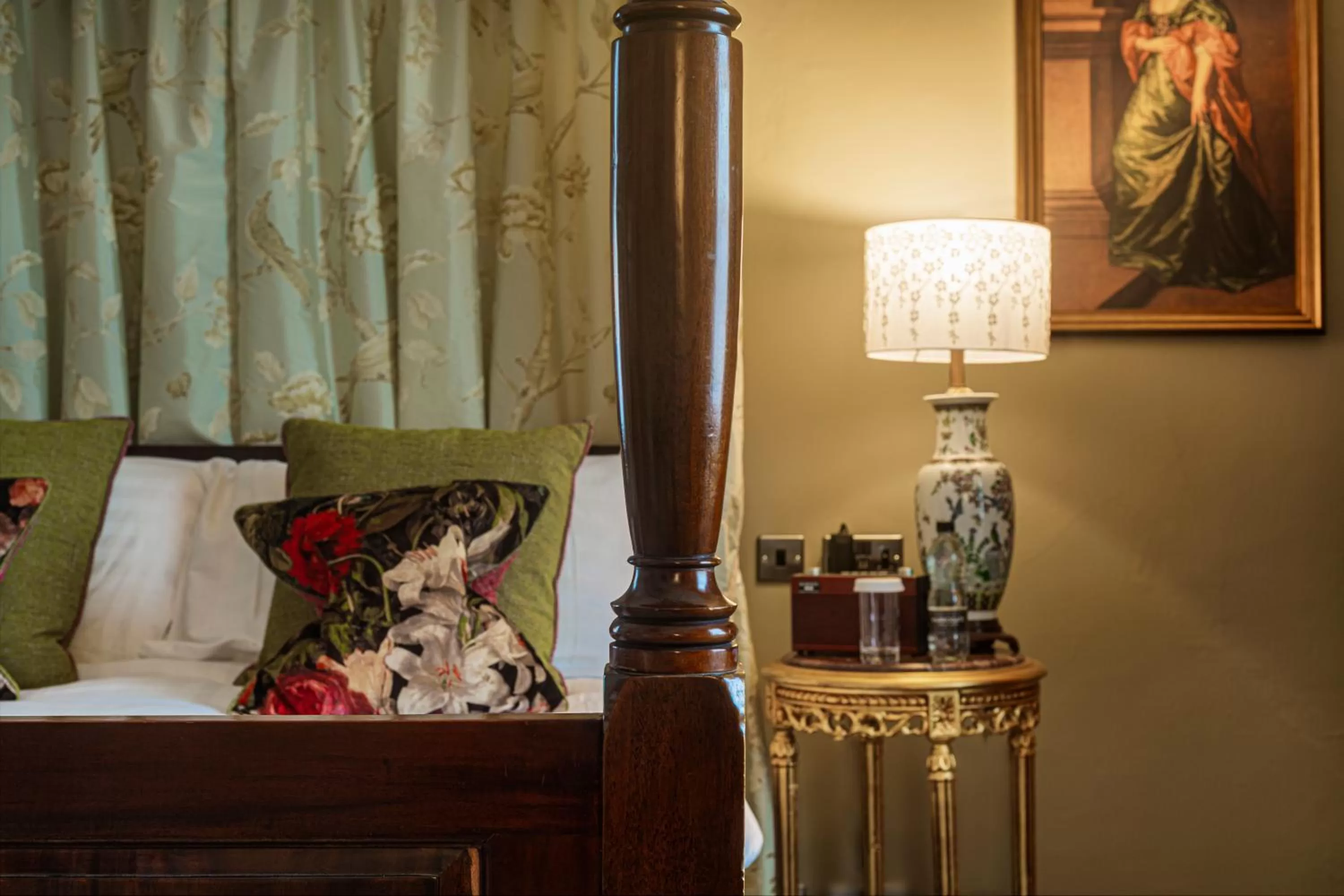 Bed in The Rutland Arms Hotel, Bakewell, Derbyshire - The Coaching Inn Group