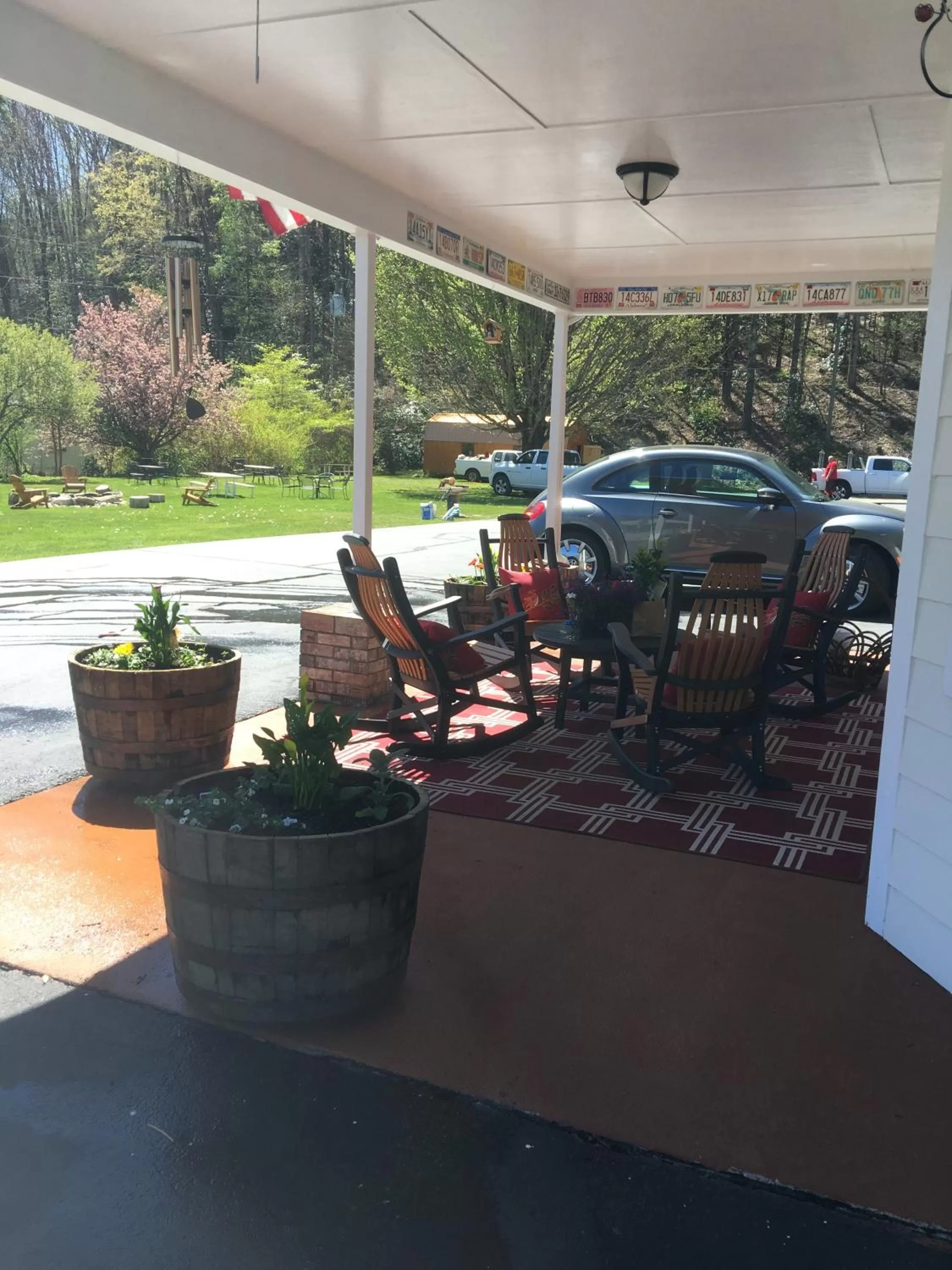 Patio in Cardinal Inn